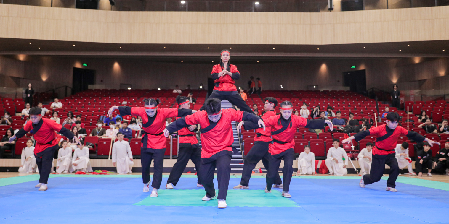 truong-dai-hoc-van-lang-to-chuc-giai-vo-dich-vo-co-truyen-sinh-vien-van-lang-mo-rong-2024-c.jpg