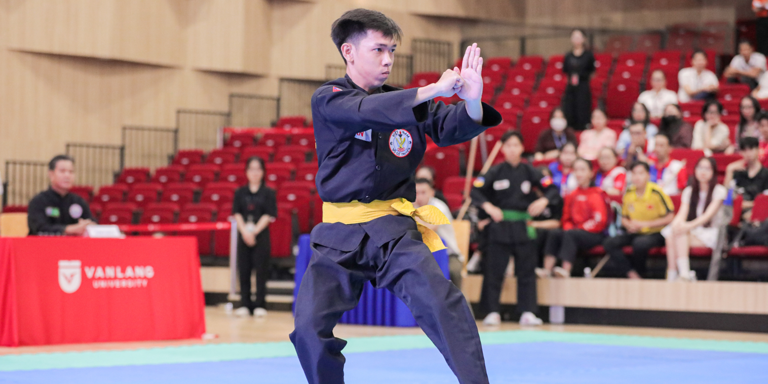 truong-dai-hoc-van-lang-to-chuc-giai-vo-dich-vo-co-truyen-sinh-vien-van-lang-mo-rong-2024-d.jpg