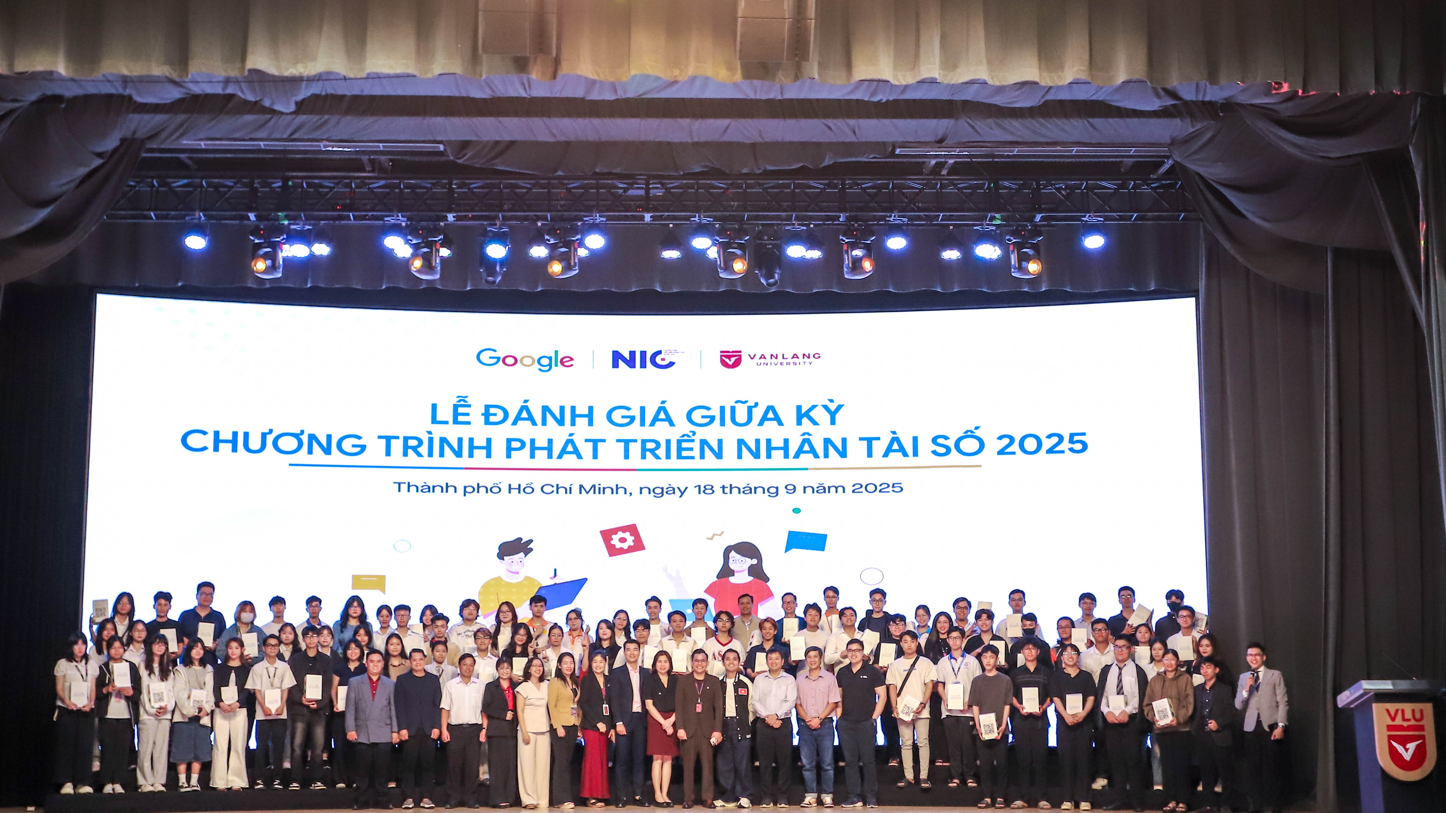truong-dai-hoc-van-lang-top-10-truong-dai-hoc-xuat-sac-nhat-chuong-trinh-phat-trien-nhan-tai-so-2025-a.jpg