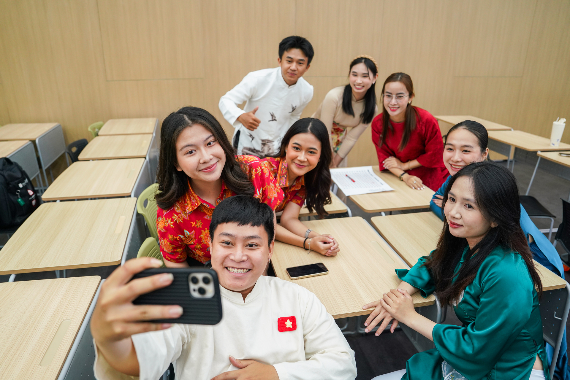 van-lang-chao-don-doan-sinh-vien-trao-doi-tu-vien-du-lich-trisakti-indonesia-khoi-dong-trai-he-2025-d.jpg
