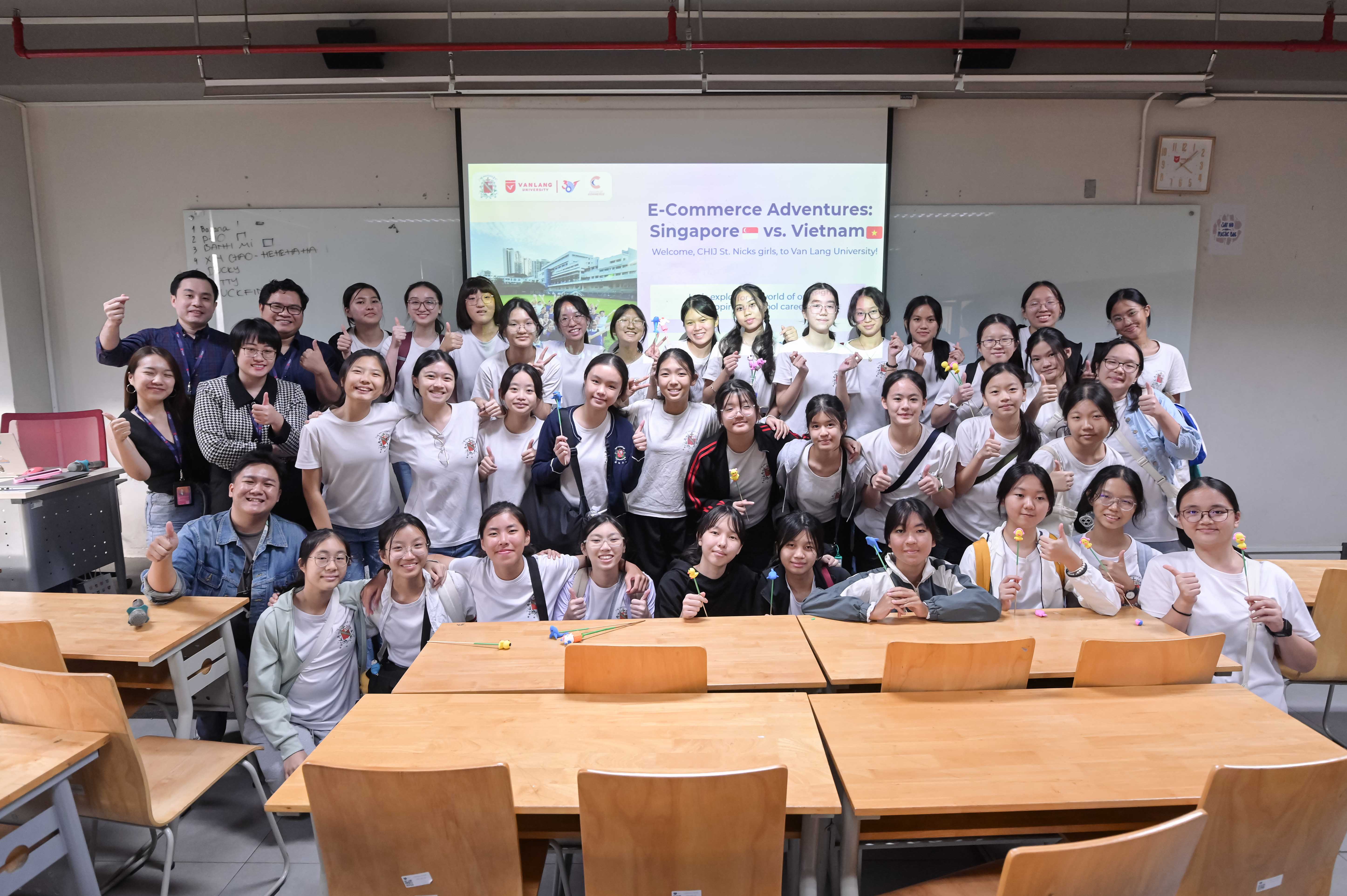 van-lang-don-doan-hoc-sinh-chij-st-nicholas-girls-school-singapore-den-tham-quan-va-hoc-tap-d.jpg
