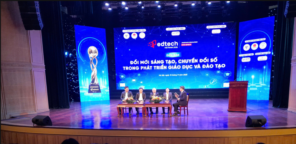 van-lang-university-duoc-vinh-danh-“moi-truong-giao-duc-cua-nam”-tai-sei-awards-2025-c.jpg
