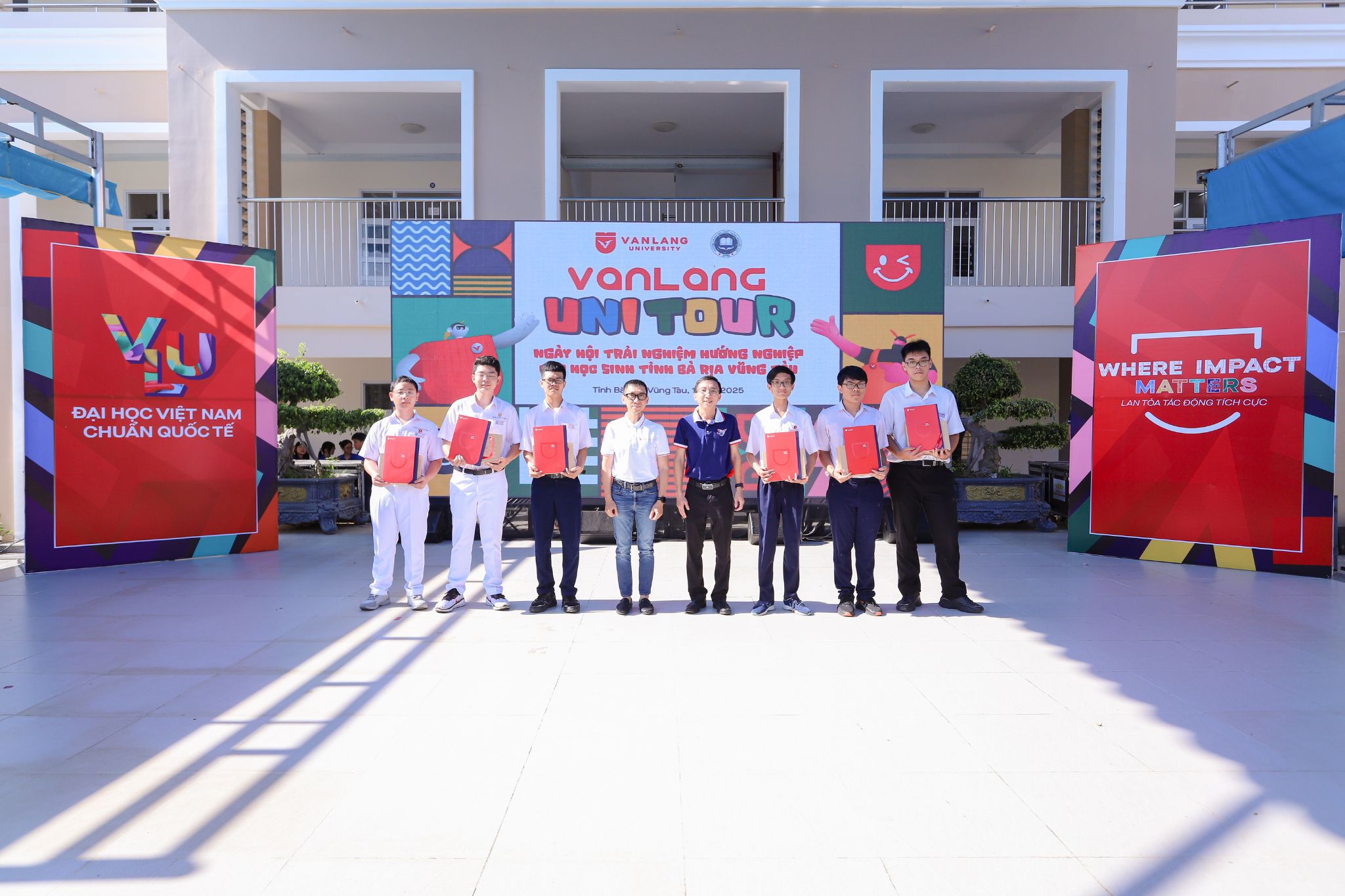vanlang-unitour-2025-khep-lai-hanh-trinh-day-cam-hung-tai-tinh-ba-ria-vung-tau-d.jpg
