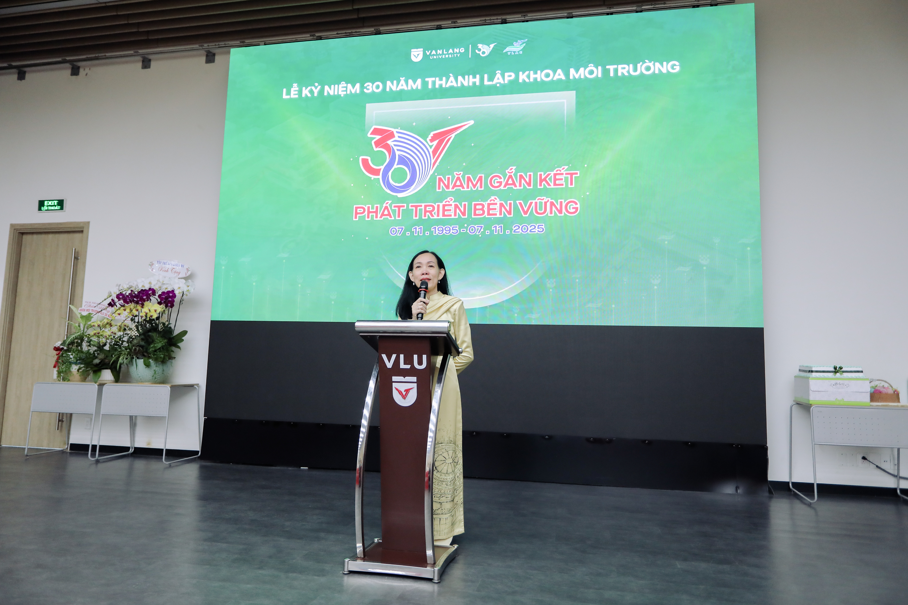 vlu-30-nam-le-ky-niem-30-nam-thanh-lap-khoa-moi-truong-hanh-trinh-gan-ket-va-phat-trien-ben-vung-a.jpg