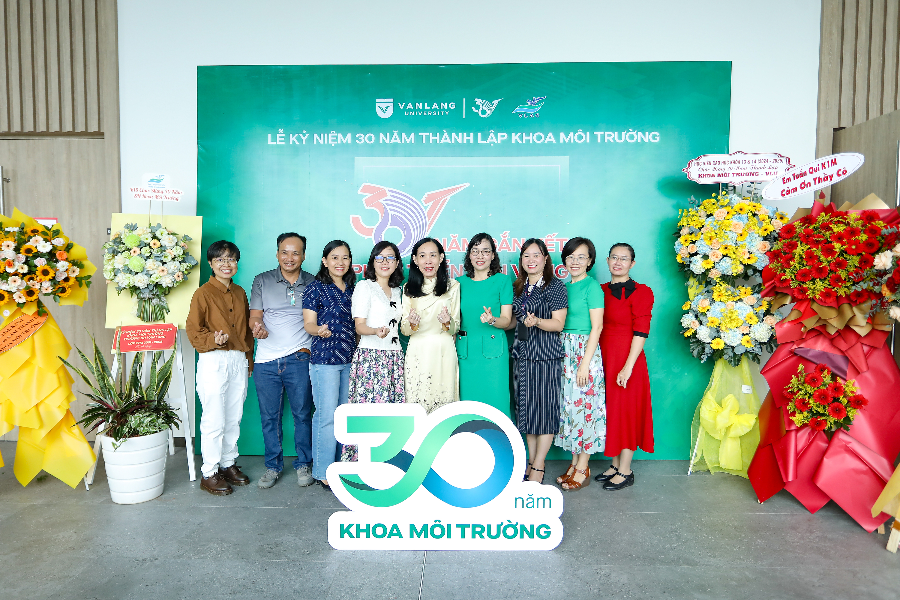 vlu-30-nam-le-ky-niem-30-nam-thanh-lap-khoa-moi-truong-hanh-trinh-gan-ket-va-phat-trien-ben-vung-c.jpg