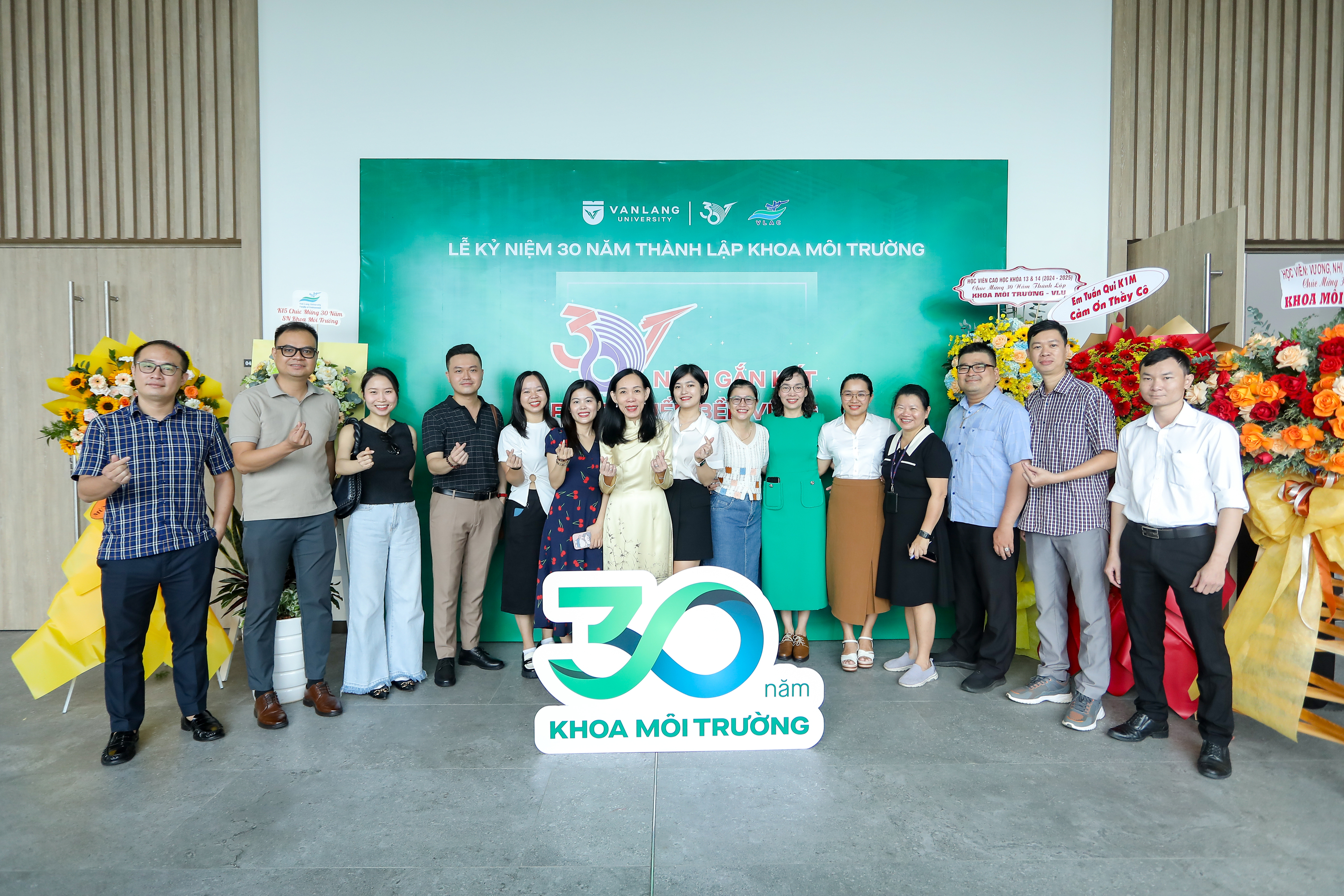 vlu-30-nam-le-ky-niem-30-nam-thanh-lap-khoa-moi-truong-hanh-trinh-gan-ket-va-phat-trien-ben-vung-d.jpg