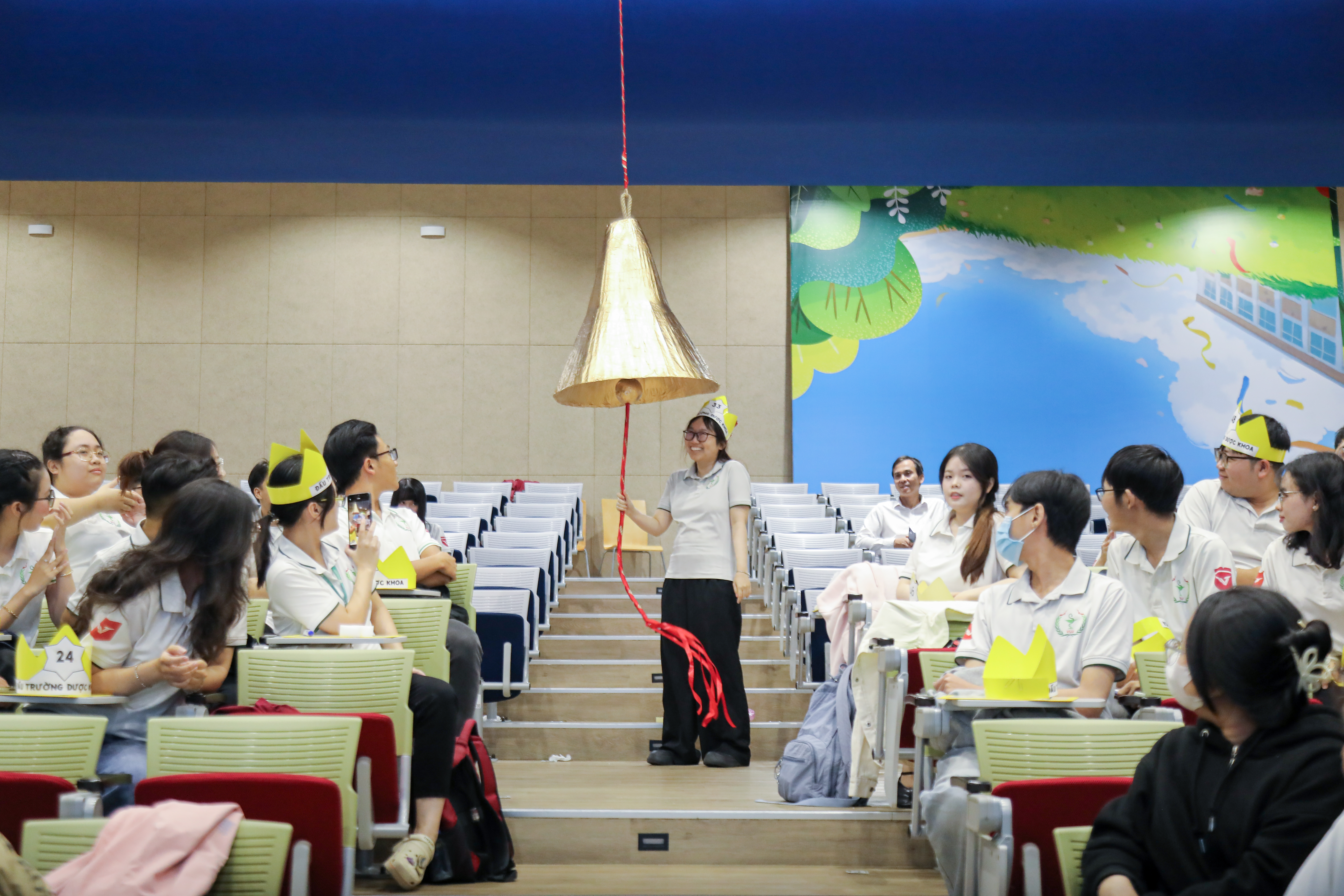 vlu-30-nam-van-lang-khoa-duoc-lan-toa-gia-tri-tri-an-va-dong-hanh-e.jpg
