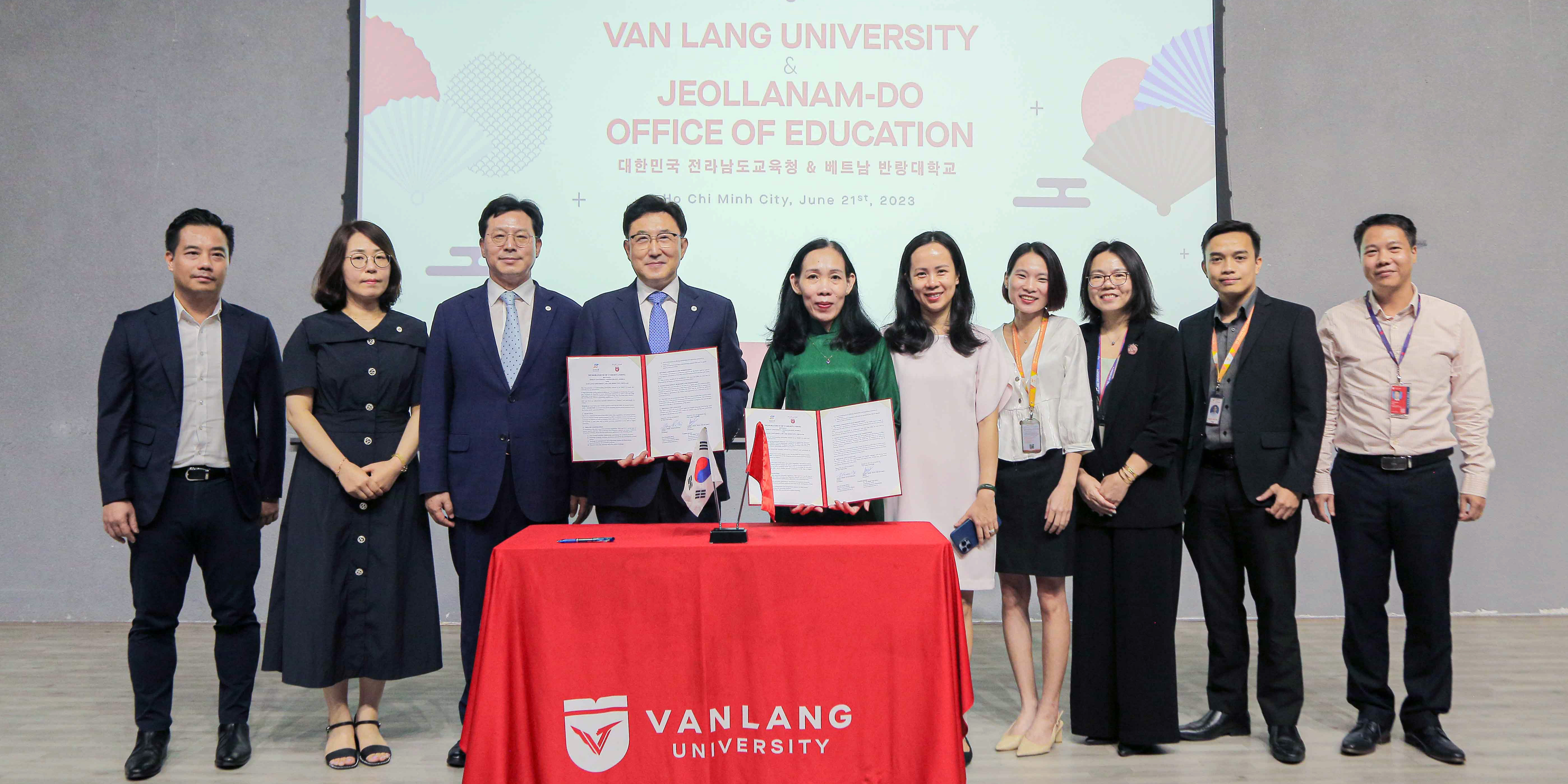 vlu-Khoi-dong-hop-tac-giua-Truong-Dai-hoc-Van-Lang-va-Co-quan-Quan-ly-Giao-duc-tinh-Jeollanam-do-Truong-Dai-hoc-Sehan-b.jpg