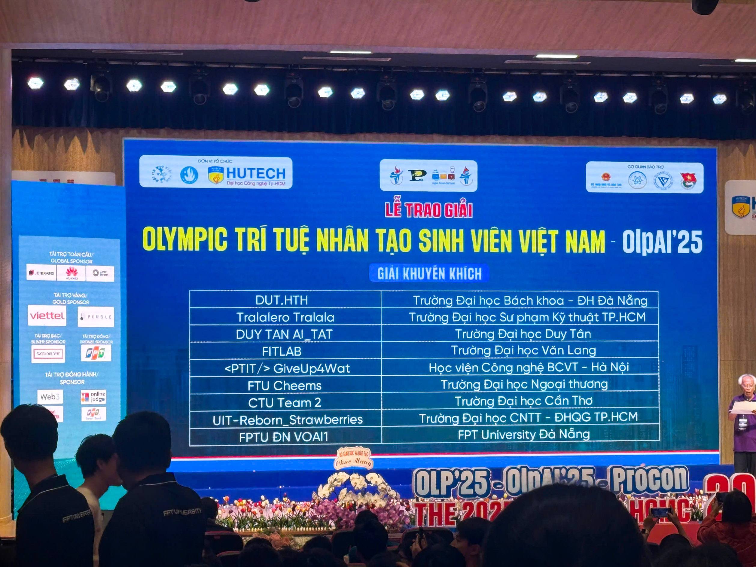 vlu-Sinh-vien-Cong-nghe-Thong-tin-Van-Lang-ghi-dau-tai-Olympic-Tri-tue-Nhan-tao-Sinh-vien-Viet-Nam-OLPAI’25-a.jpg