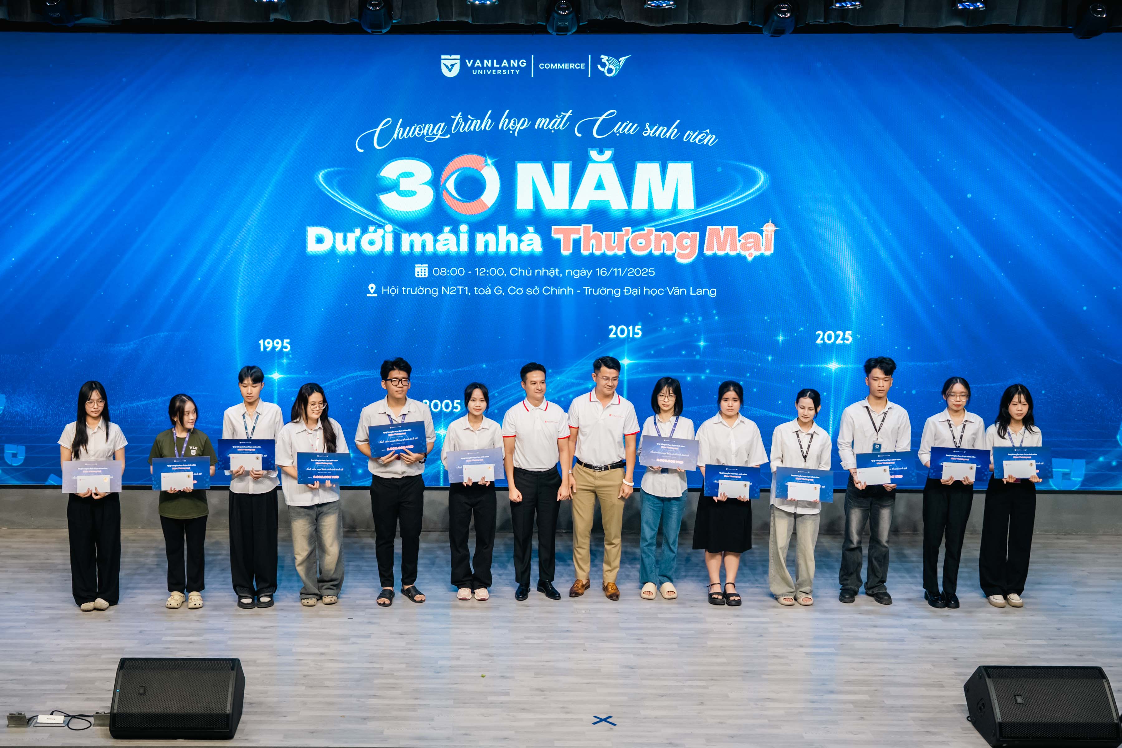 vlu-Van-Lang-30-nam-Khoa-Thuong-mai-to-chuc-hop-mat-cuu-sinh-vien-30-nam-duoi-mai-nha-Thuong-mai-d.jpg
