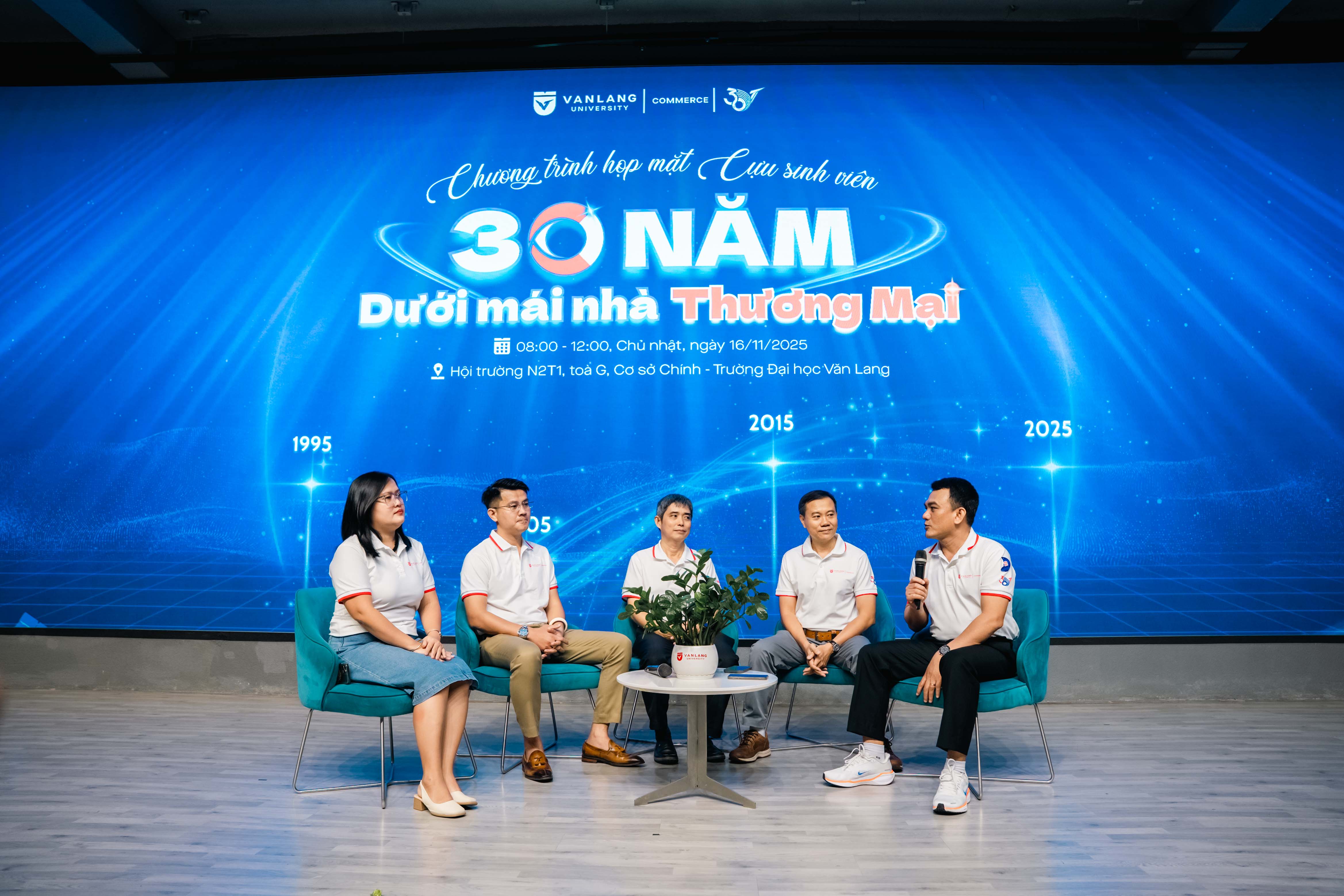 vlu-Van-Lang-30-nam-Khoa-Thuong-mai-to-chuc-hop-mat-cuu-sinh-vien-30-nam-duoi-mai-nha-Thuong-mai-e.jpg
