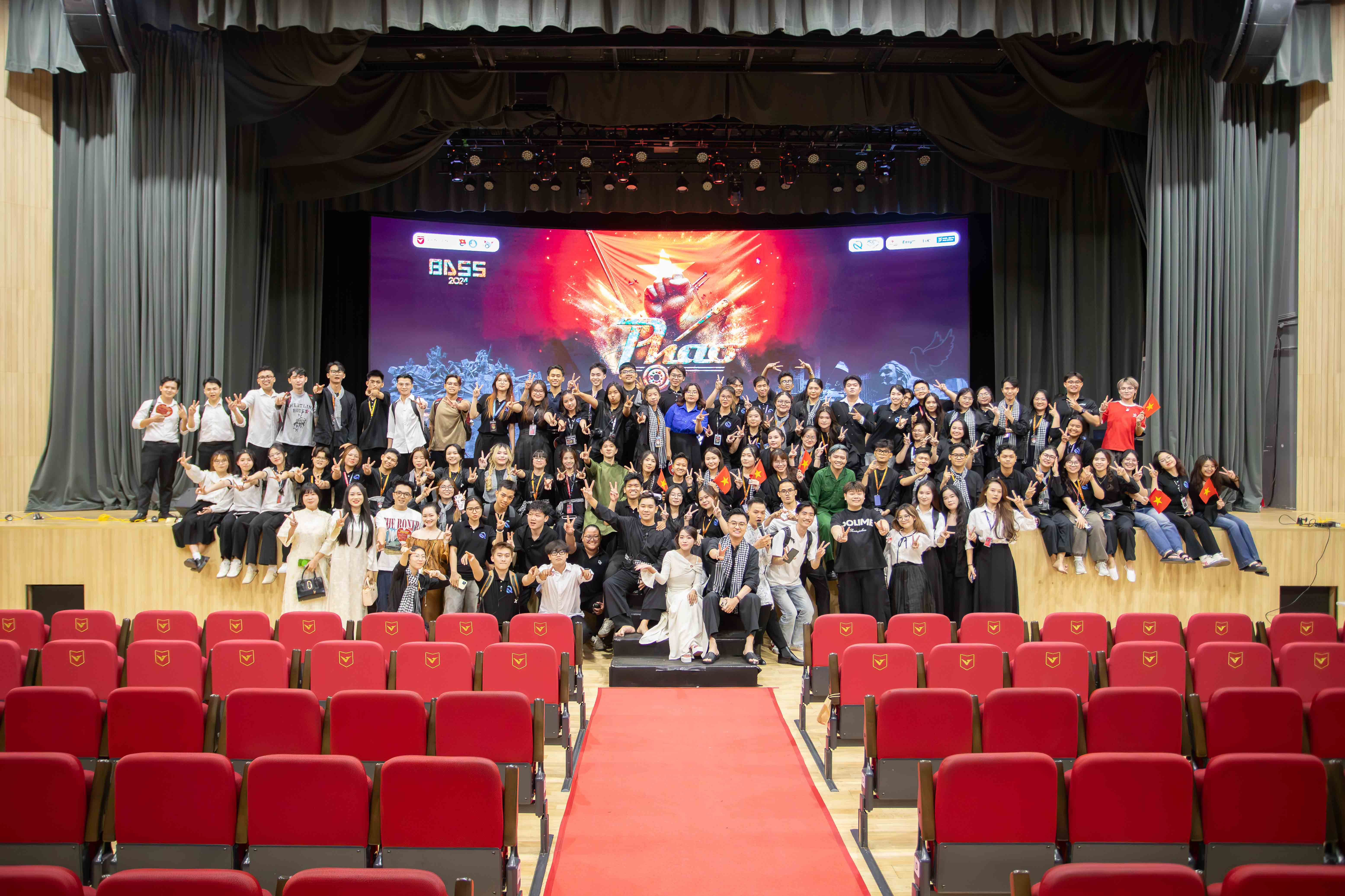 vlu-bass-2025-phao-hanh-trinh-cua-tuoi-tre-gan-ket-voi-lich-su-a.jpg