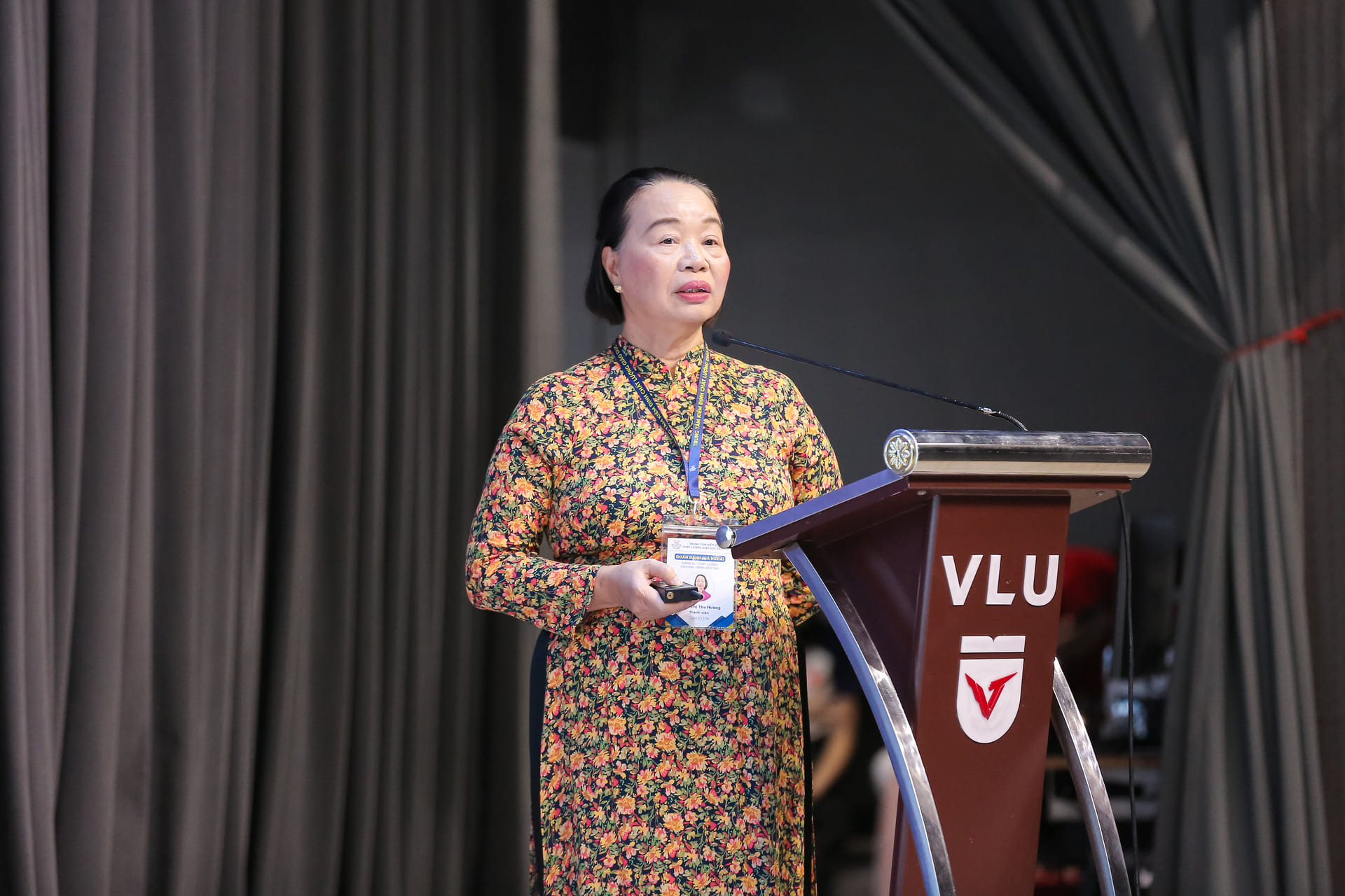 vlu-be-mac-dot-khao-sat-chinh-thuc-phuc-vu-danh-gia-ngoai-06-chuong-trinh-dao-tao-trinh-do-thac-si-va-dai-hoc-cua-truong-dai-hoc-van-lang-b.jpg