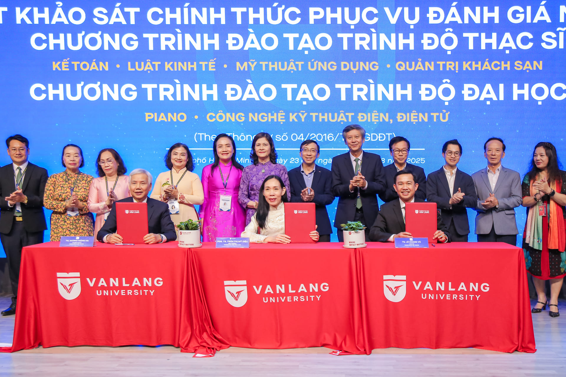 vlu-be-mac-dot-khao-sat-chinh-thuc-phuc-vu-danh-gia-ngoai-06-chuong-trinh-dao-tao-trinh-do-thac-si-va-dai-hoc-cua-truong-dai-hoc-van-lang-f.jpg