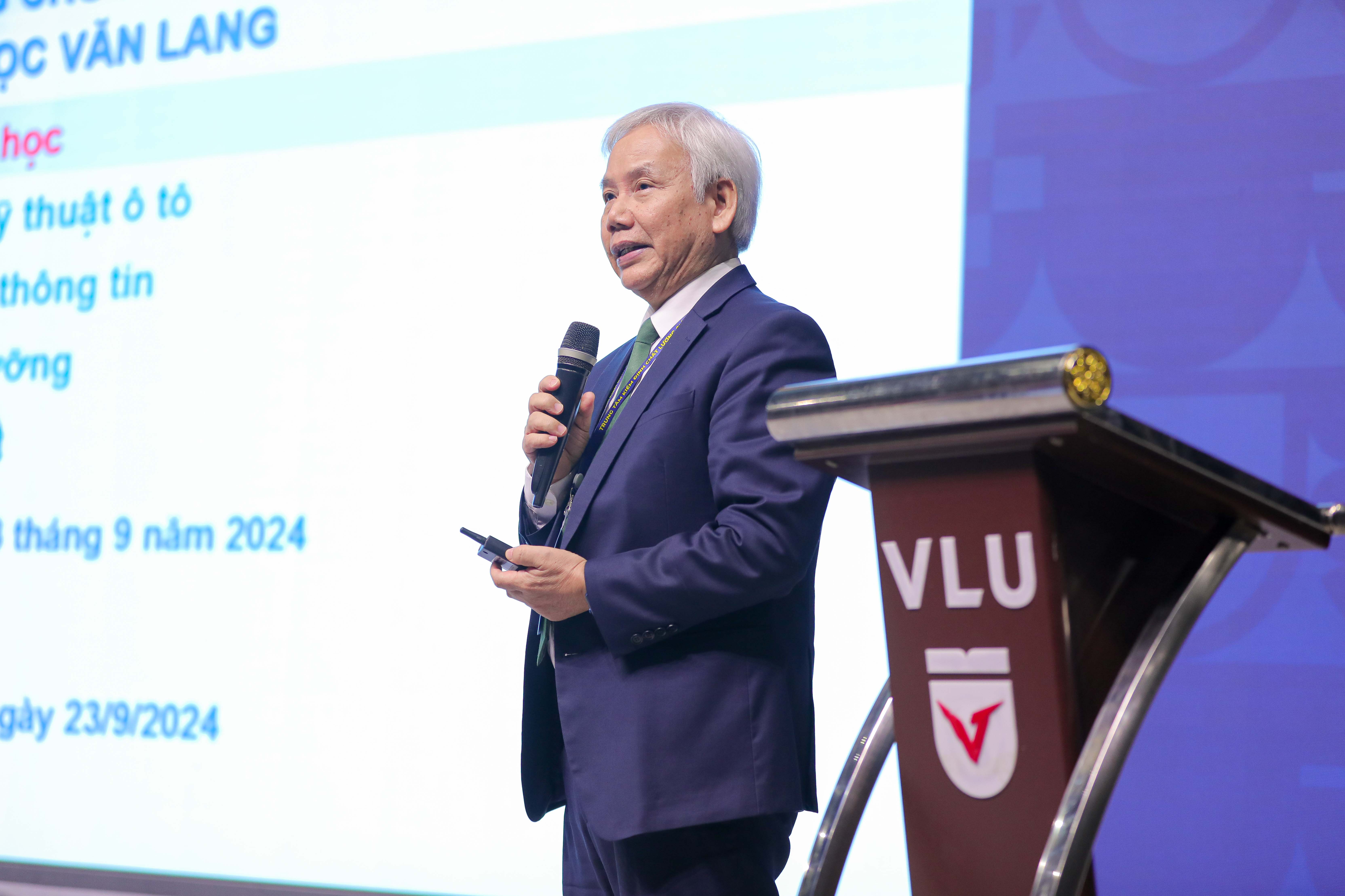 vlu-be-mac-khao-sat-chinh-thuc-phuc-vu-danh-gia-ngoai-04-ctdtdh-a.jpg
