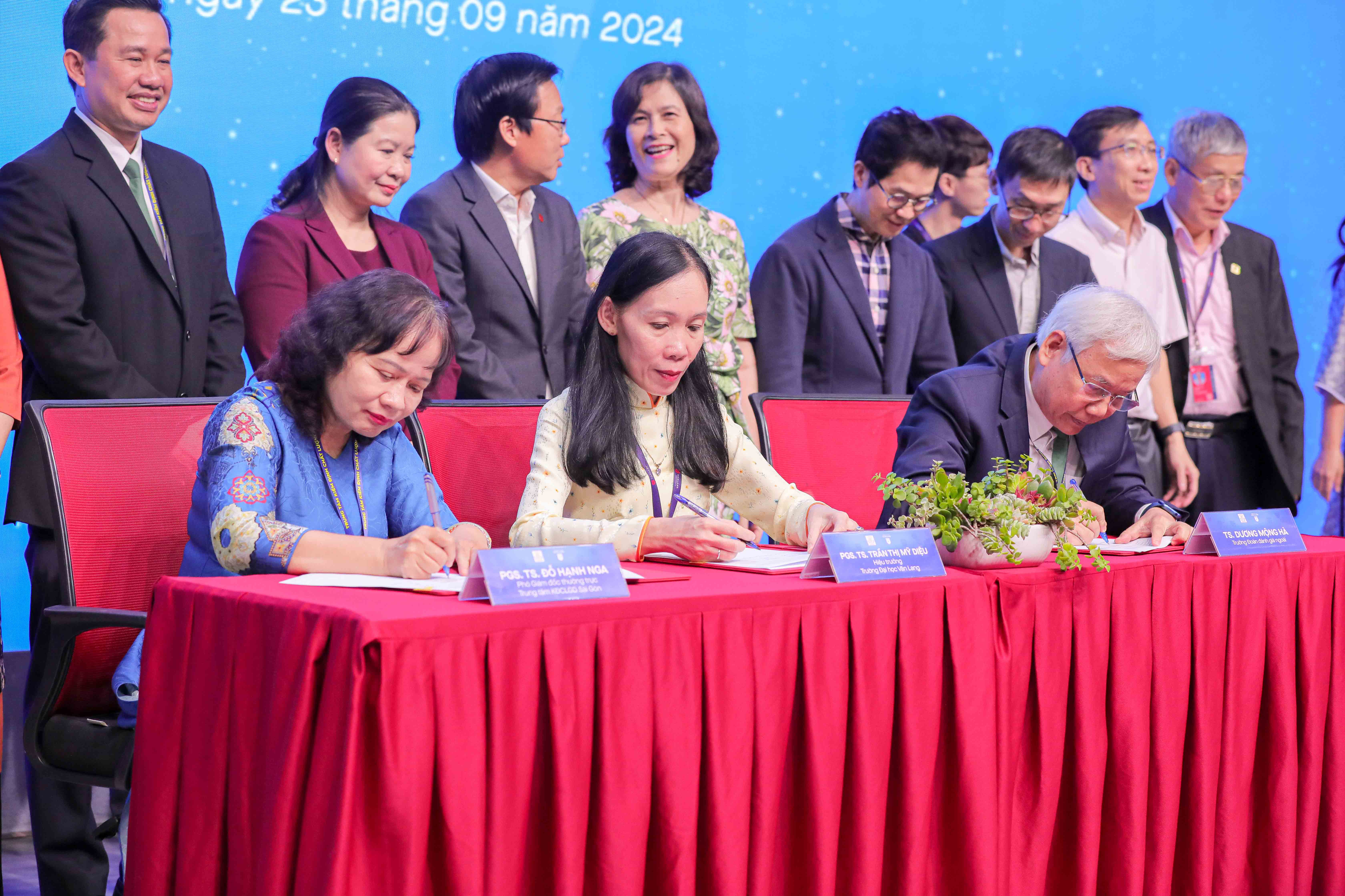 vlu-be-mac-khao-sat-chinh-thuc-phuc-vu-danh-gia-ngoai-04-ctdtdh-e.jpg