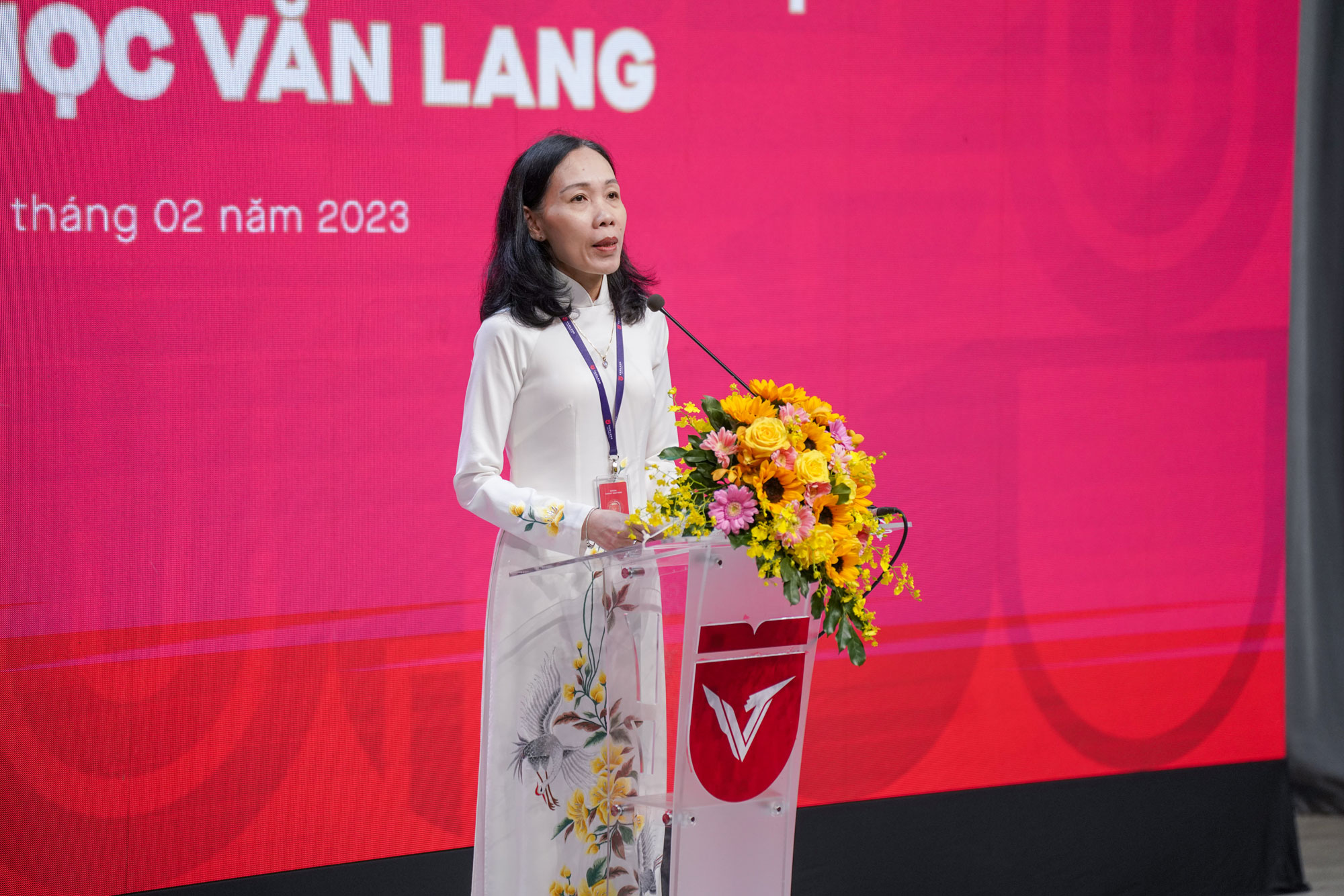 vlu-be-mac-kiem-dinh-danh-gia-ngoai-c.jpg