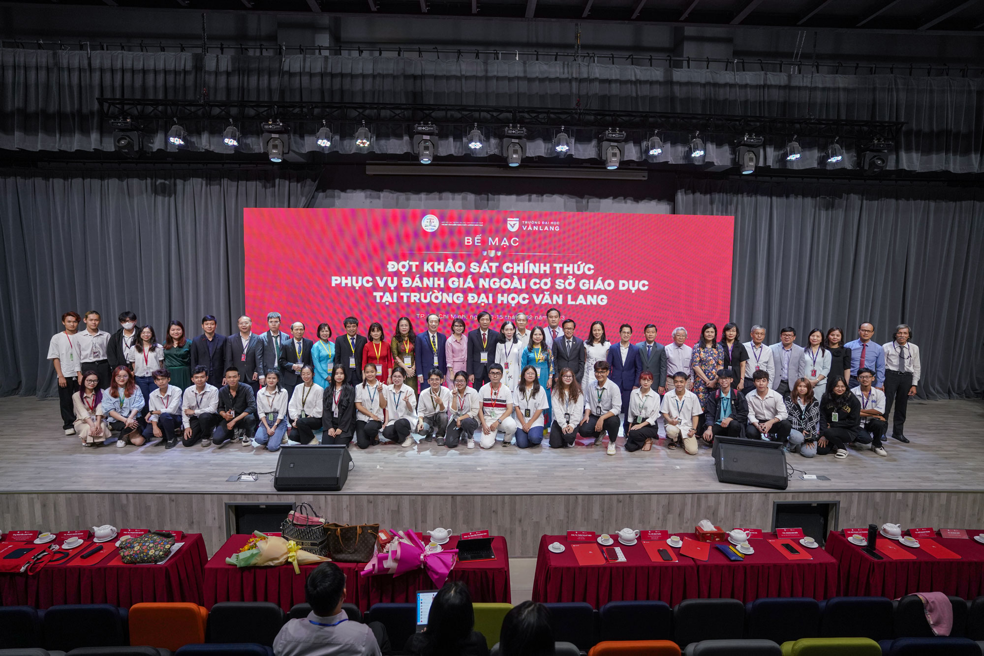 vlu-be-mac-kiem-dinh-danh-gia-ngoai-h.jpg
