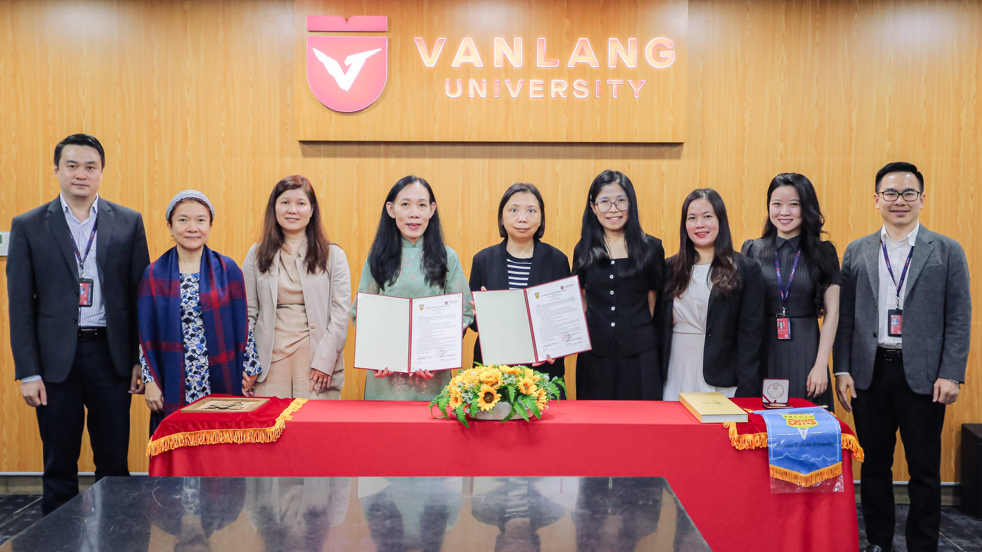vlu-bien-ban-ghi-nho-(mou)-giua-truong-dai-hoc-van-lang-va-chinese-culture-university.jpg