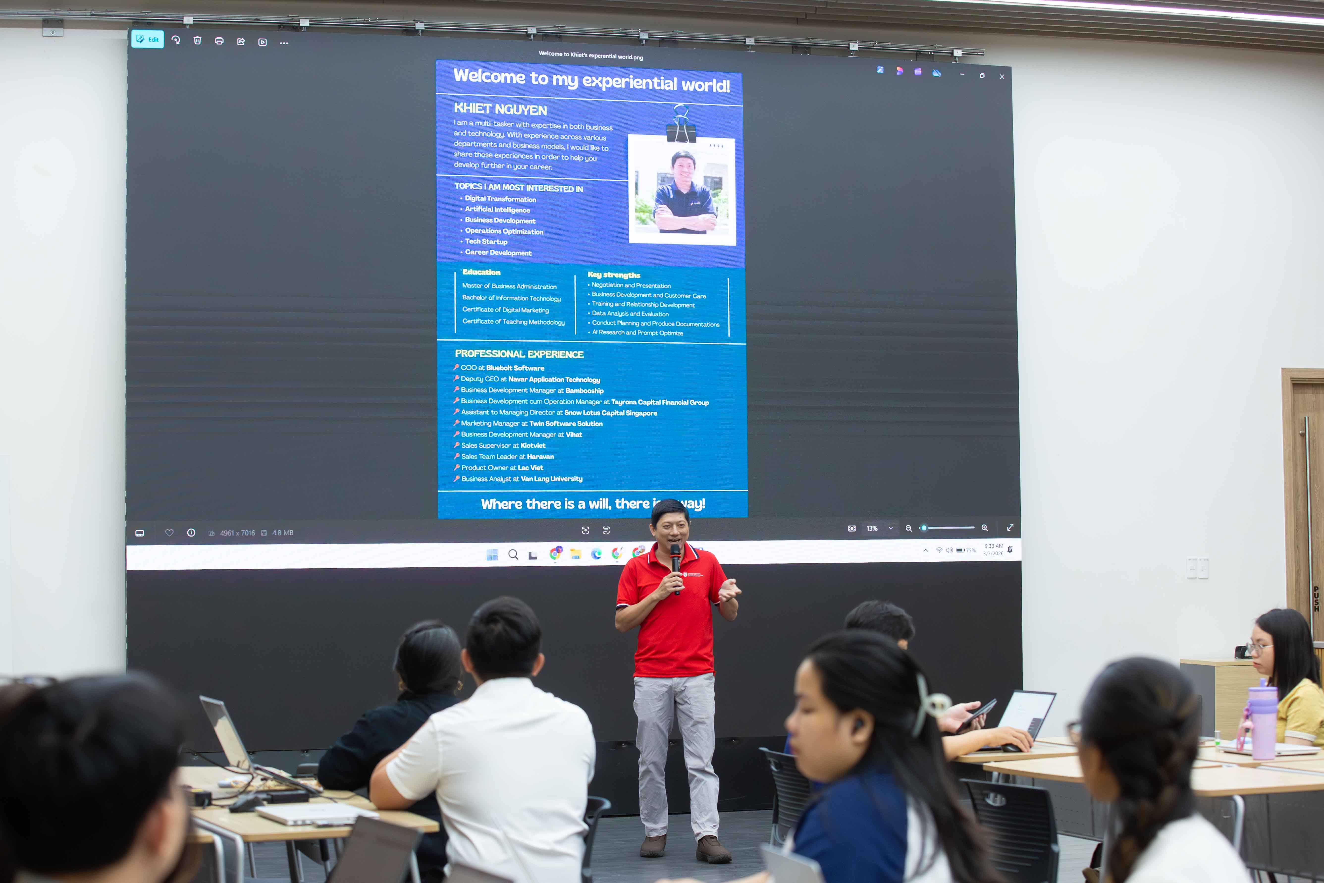 vlu-cafebiz-ket-noi-nguoi-van-lang-work-smarter-with-ai-ung-dung-ai-hieu-qua-trong-cong-viec-c.jpg