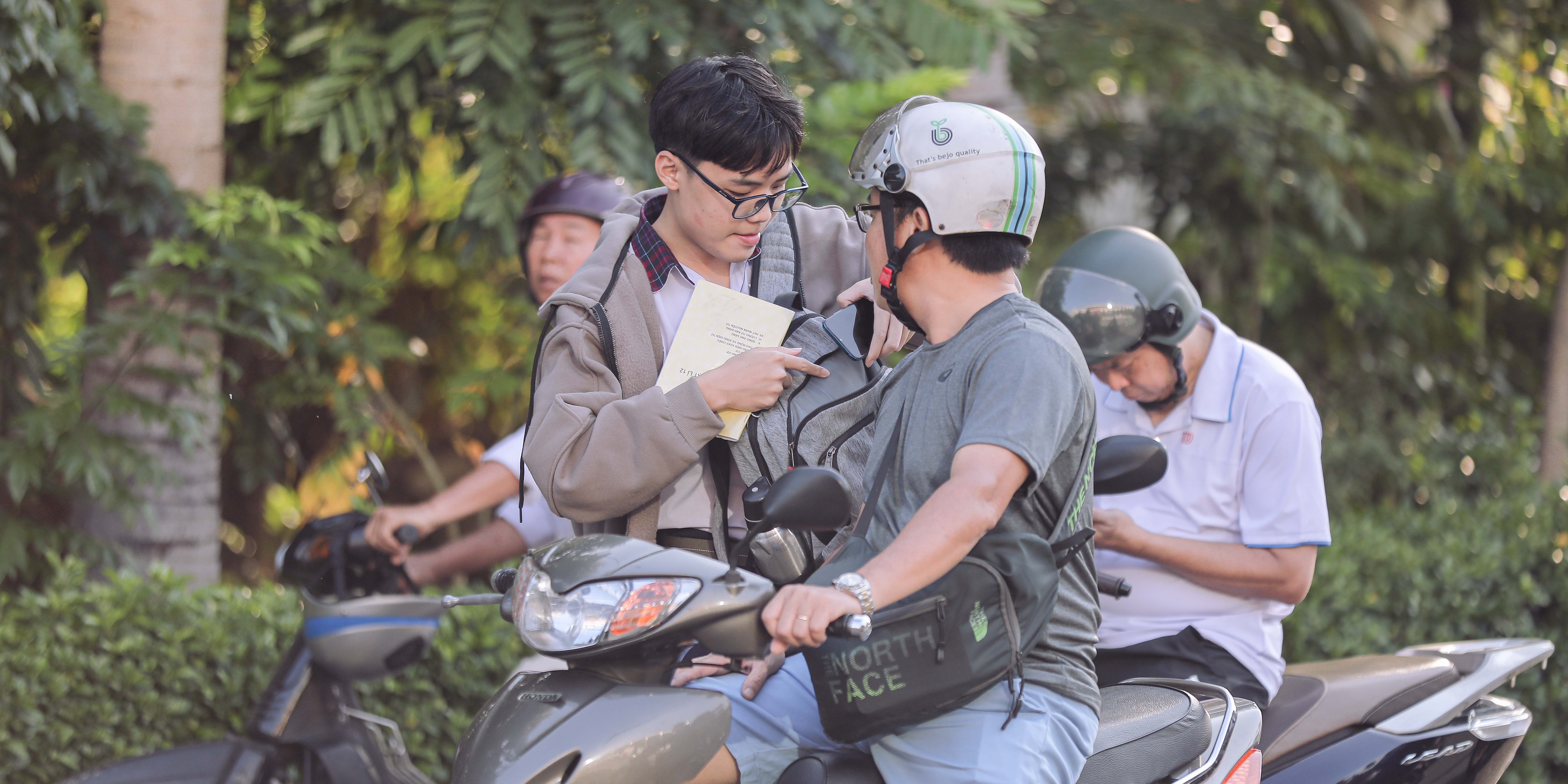 vlu-chao-don-hon-1500-thi-sinh-tham-du-ky-thi-danh-gia-nang-luc-dot-1-nam-2024-b.jpg