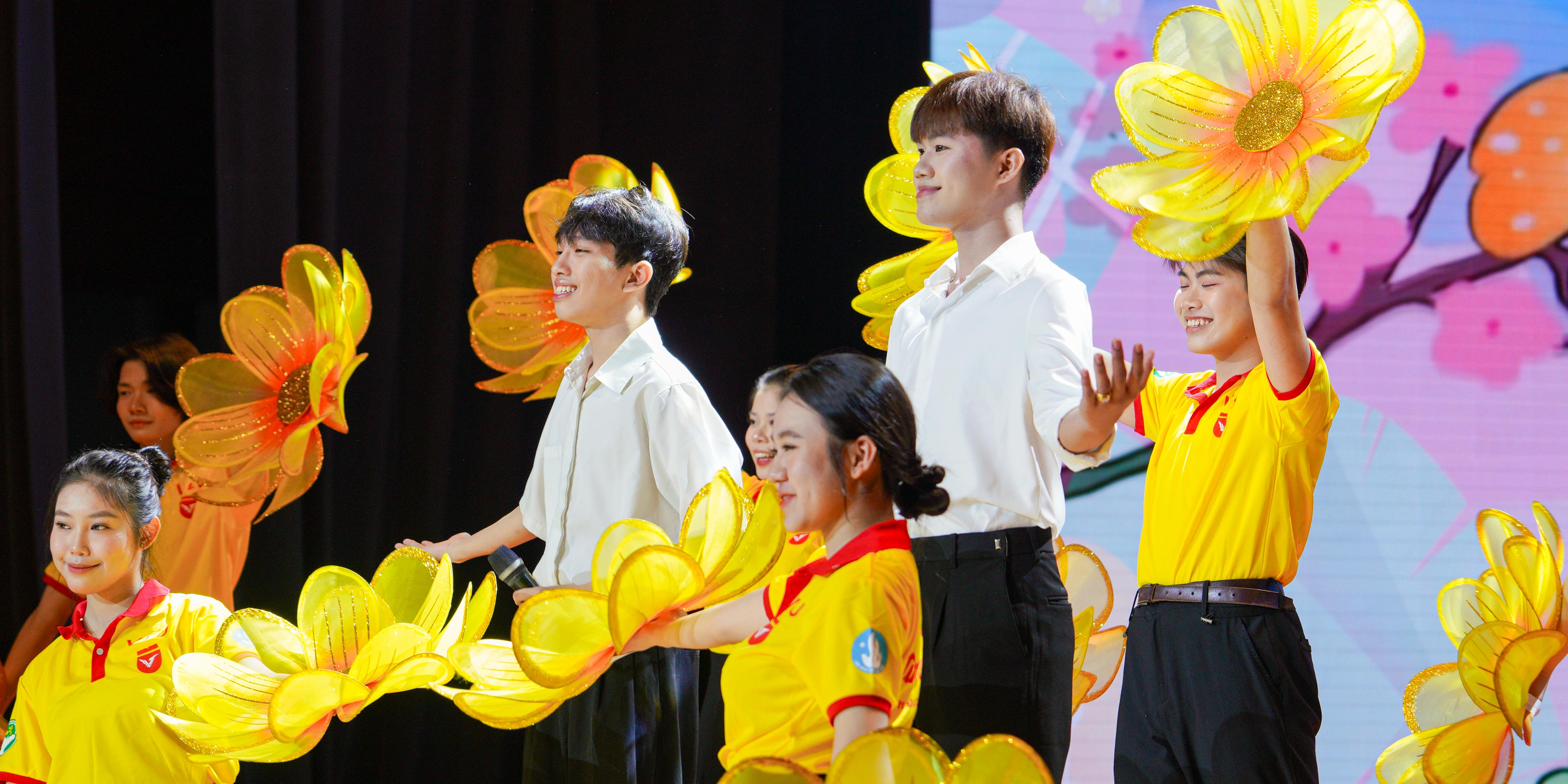 vlu-chien-si-van-lang-hao-hung-ra-quan-chien-dich-xuan-tinh-nguyen-2025-e.jpg