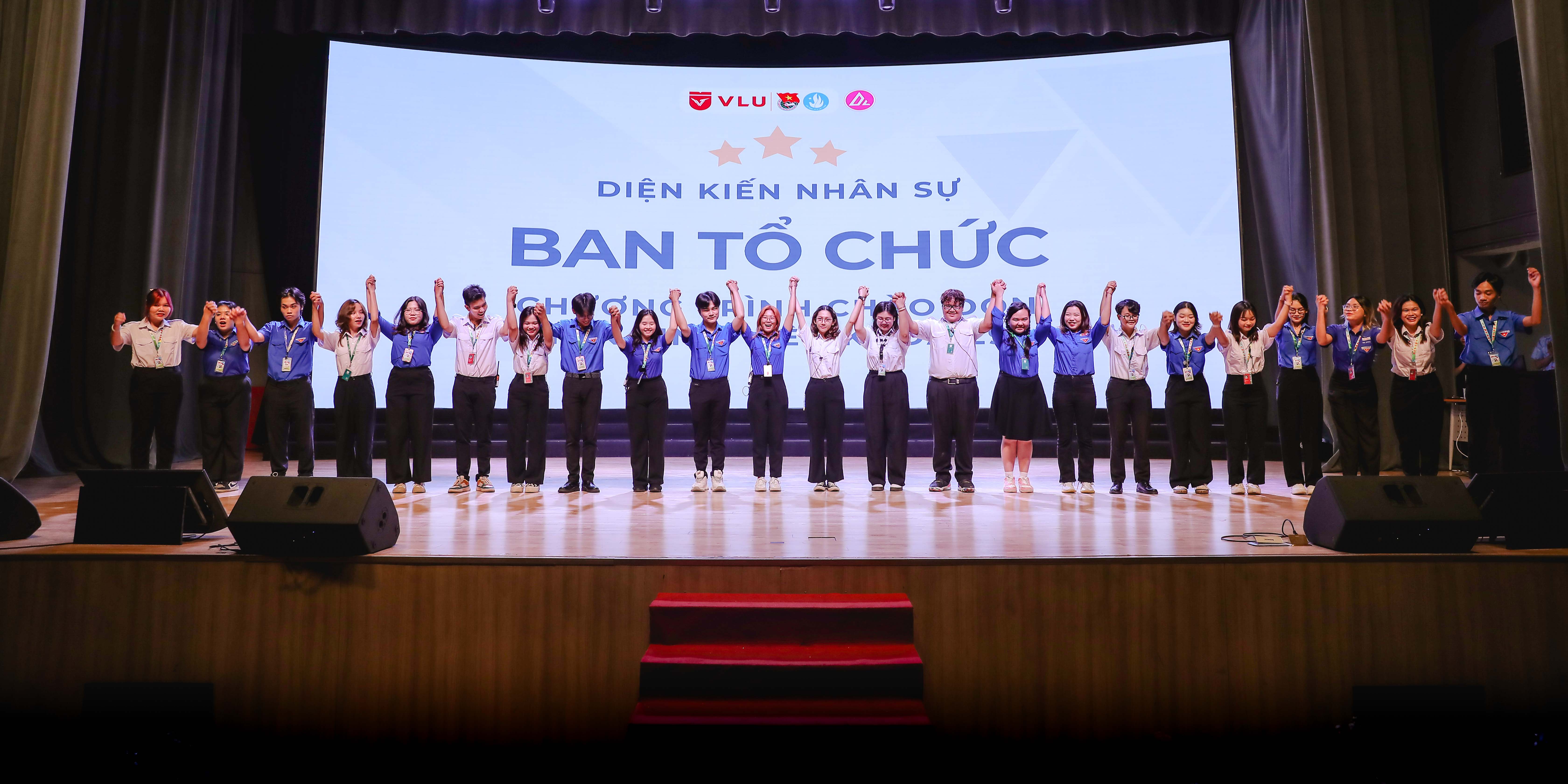 vlu-choong-chuong-trinh-chao-don-tan-sinh-vien-khoa-29-khoa-du-lich-c.jpg