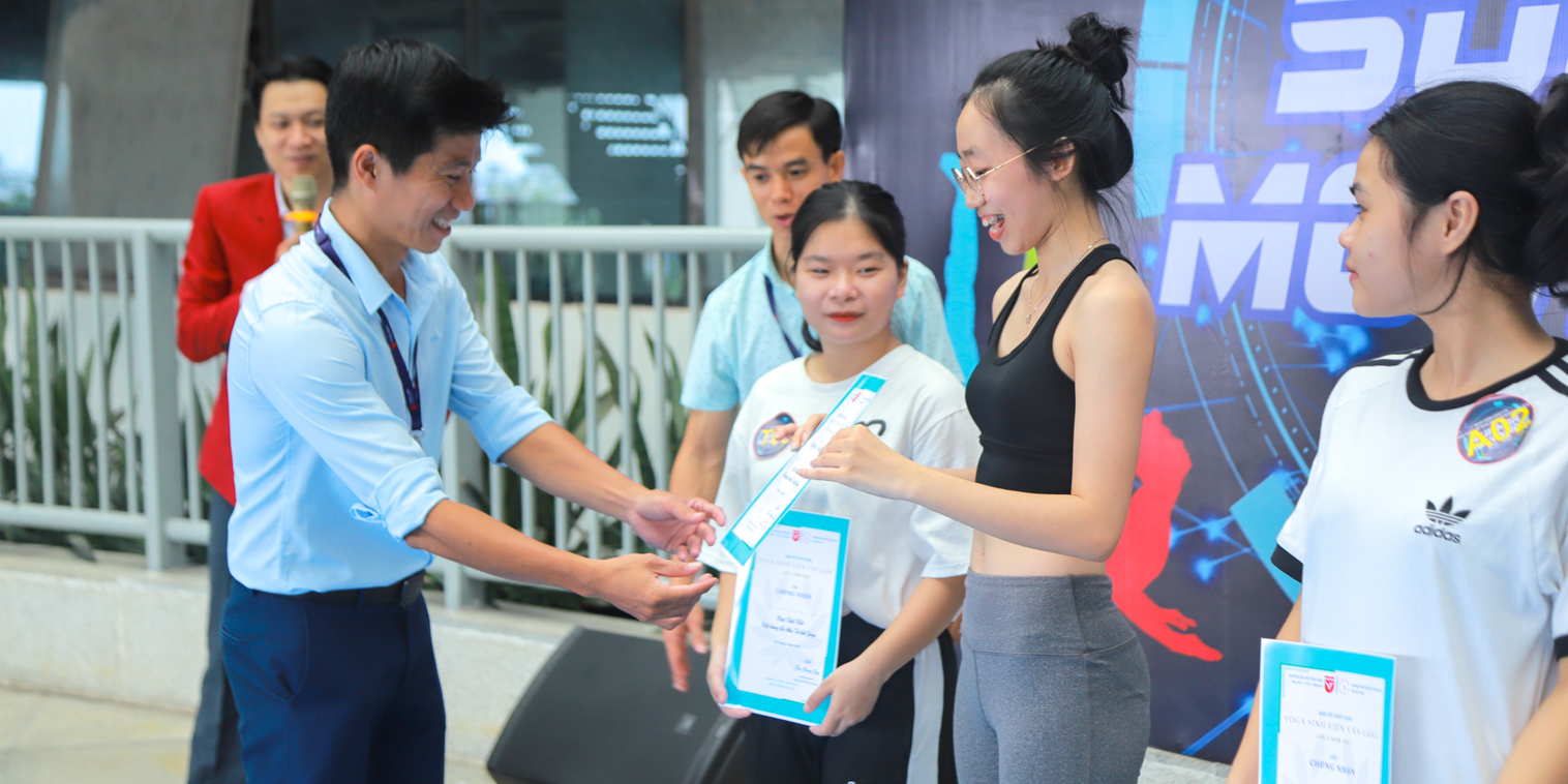 vlu-chuoi-hoat-dong-he-summer-movement-2023-khoi-dong-giai-yoga-sinh-vien-van-lang-lan-thu-ii-nam-2023 (7).jpg