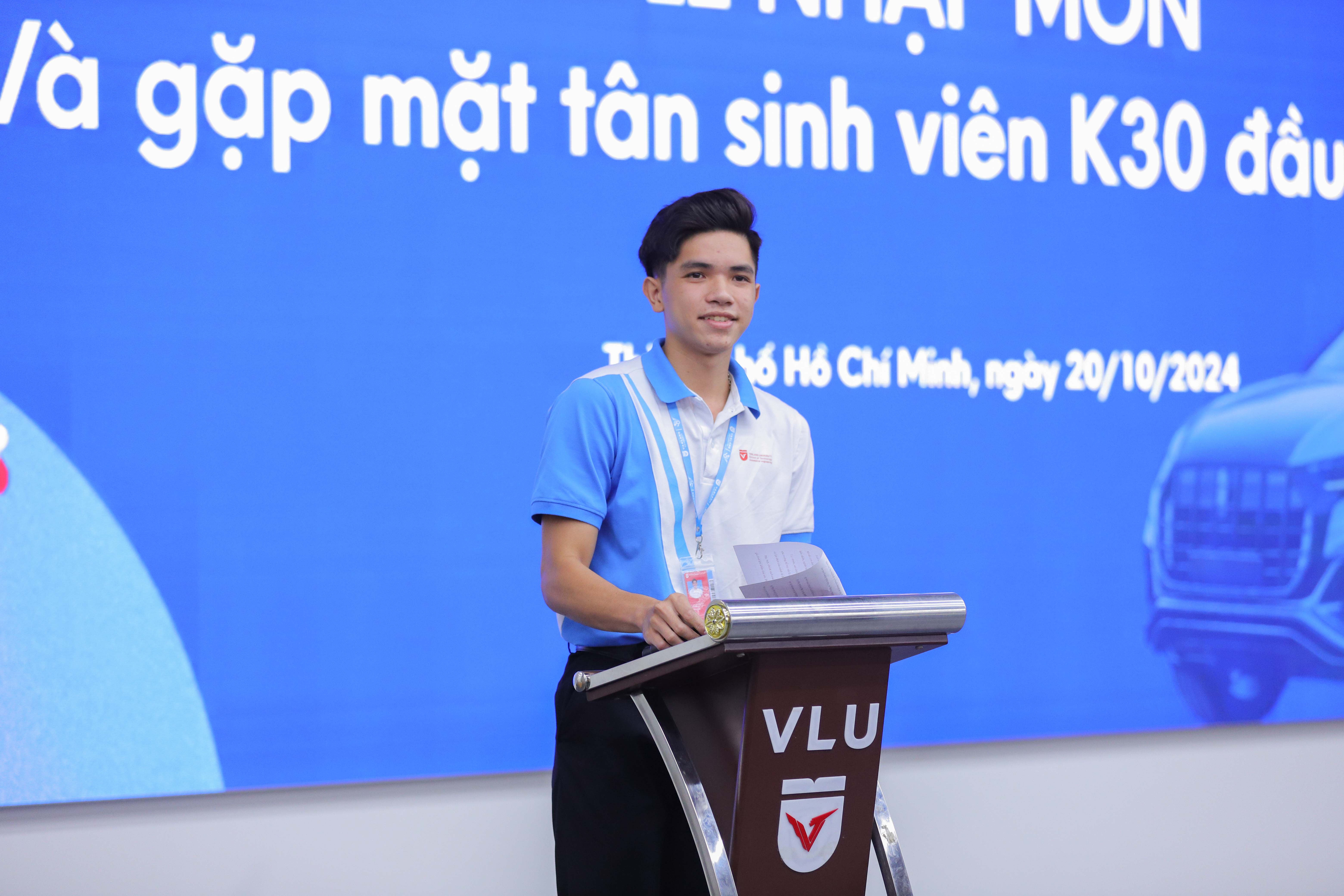 vlu-chuong-trinh-chao-don-k30-khoa-ky-thuat-o-to-b.jpg