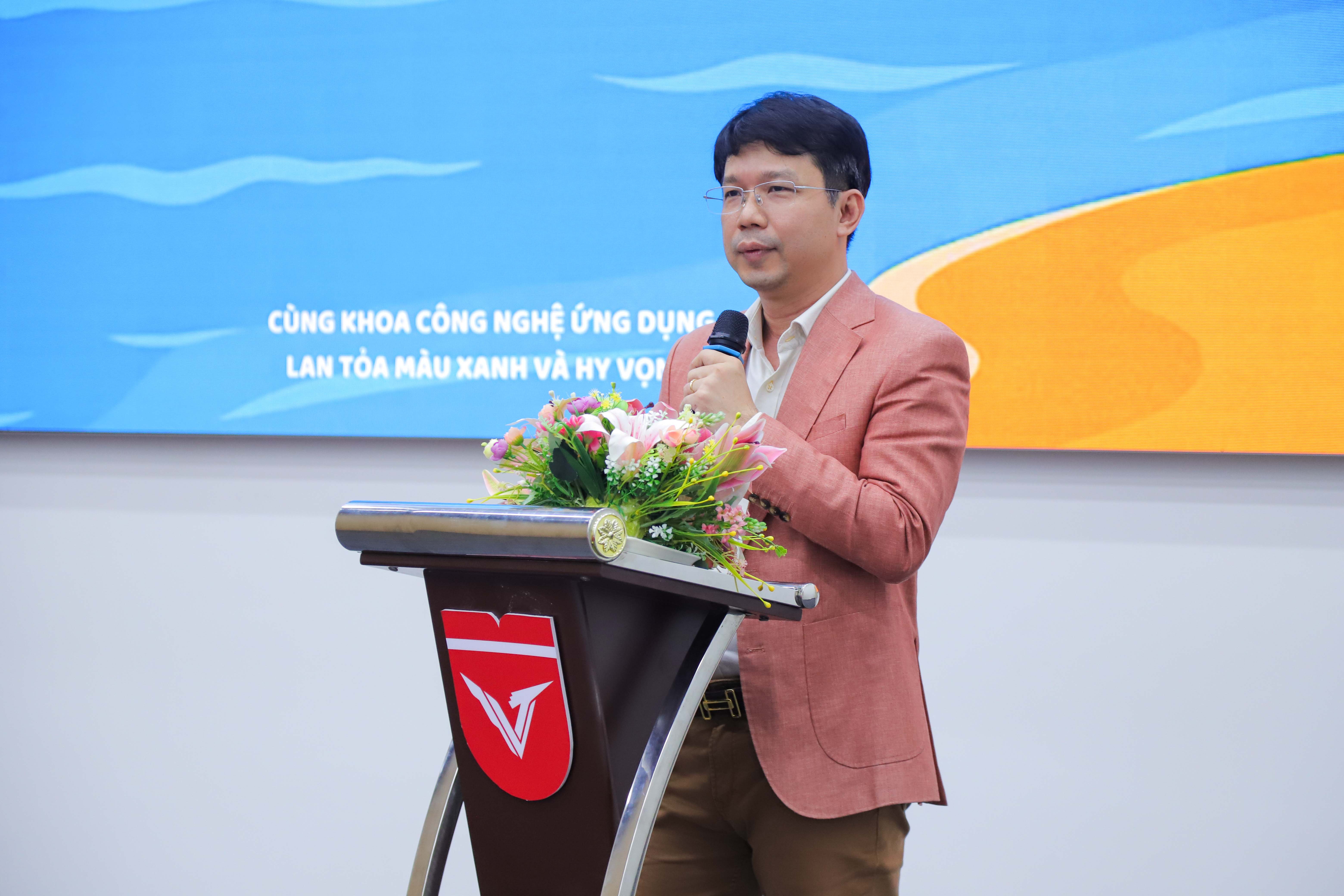 vlu-chuong-trinh-mau-xanh-vi-bien-dao-to-quoc-vi-que-huong-viet-nam-a.jpg