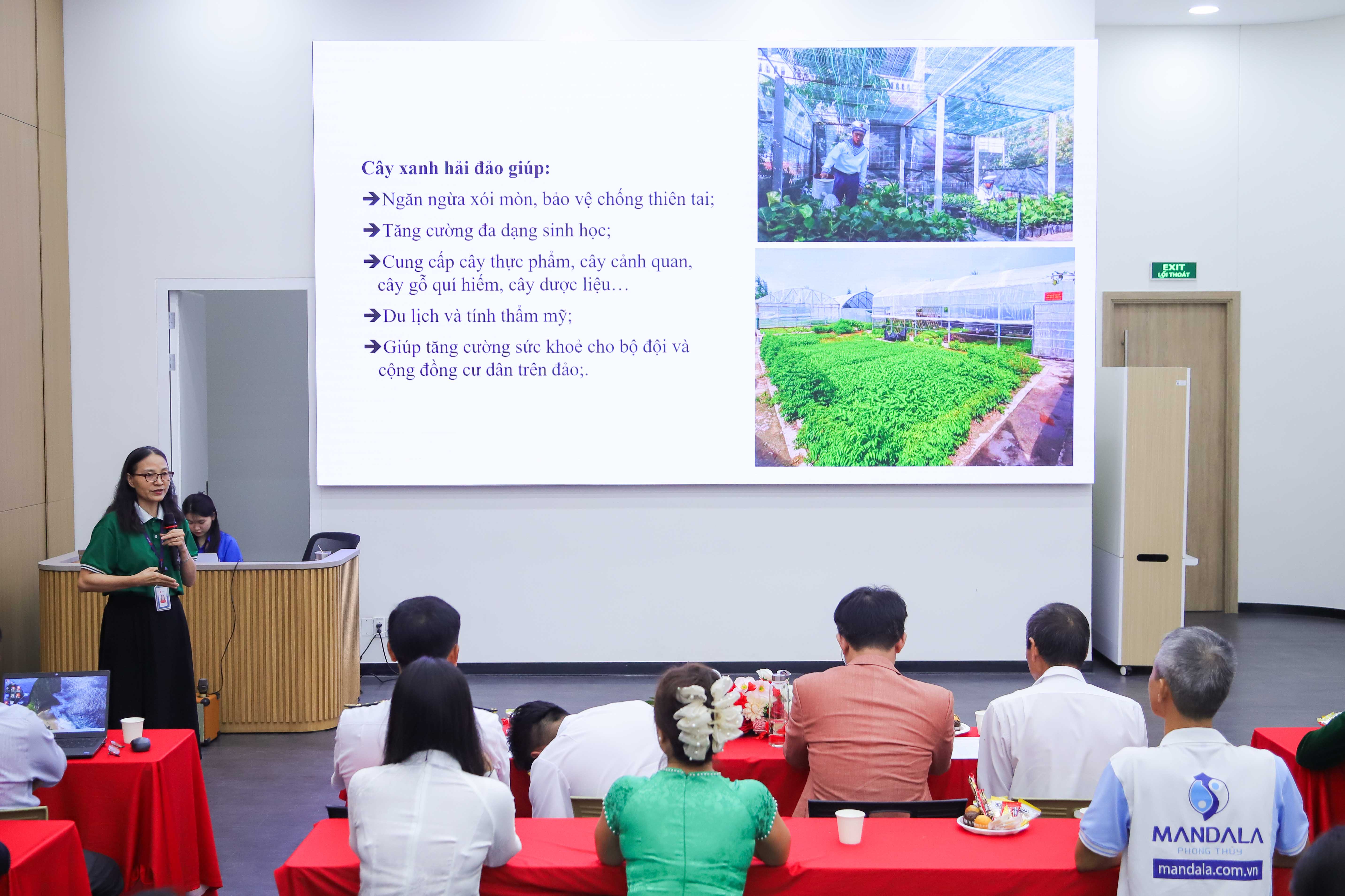 vlu-chuong-trinh-mau-xanh-vi-bien-dao-to-quoc-vi-que-huong-viet-nam-b.jpg
