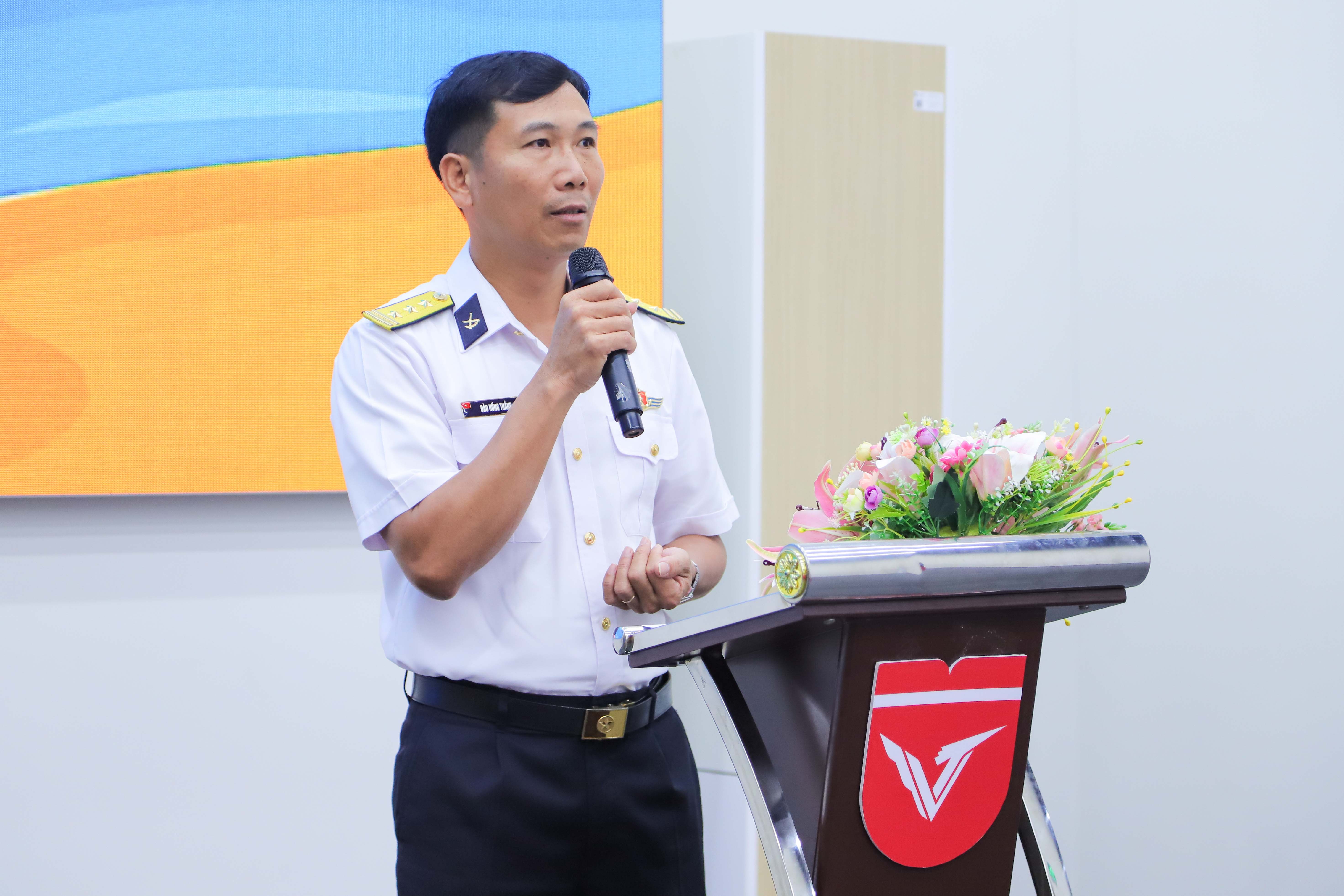 vlu-chuong-trinh-mau-xanh-vi-bien-dao-to-quoc-vi-que-huong-viet-nam-d.jpg