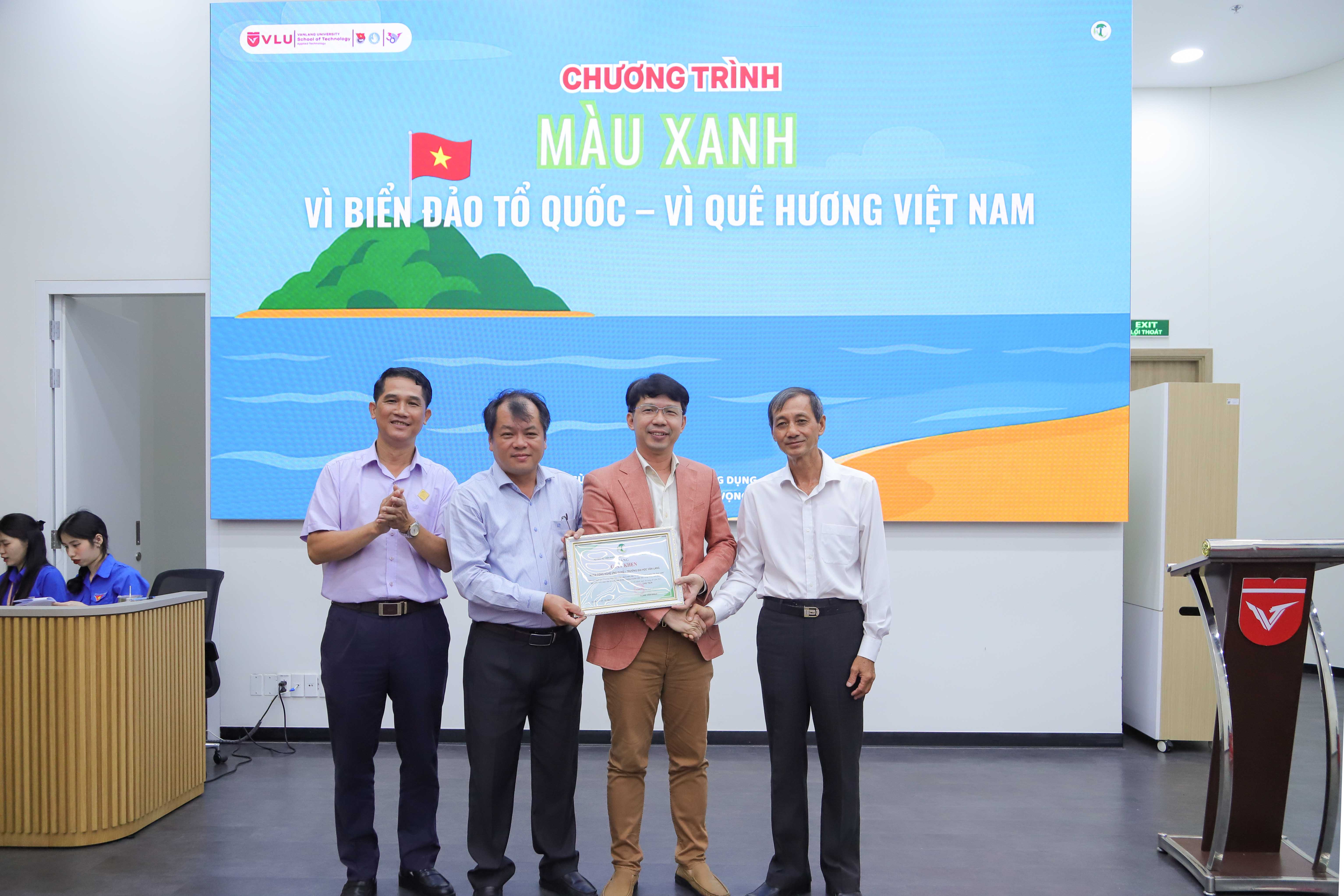 vlu-chuong-trinh-mau-xanh-vi-bien-dao-to-quoc-vi-que-huong-viet-nam-g.jpg