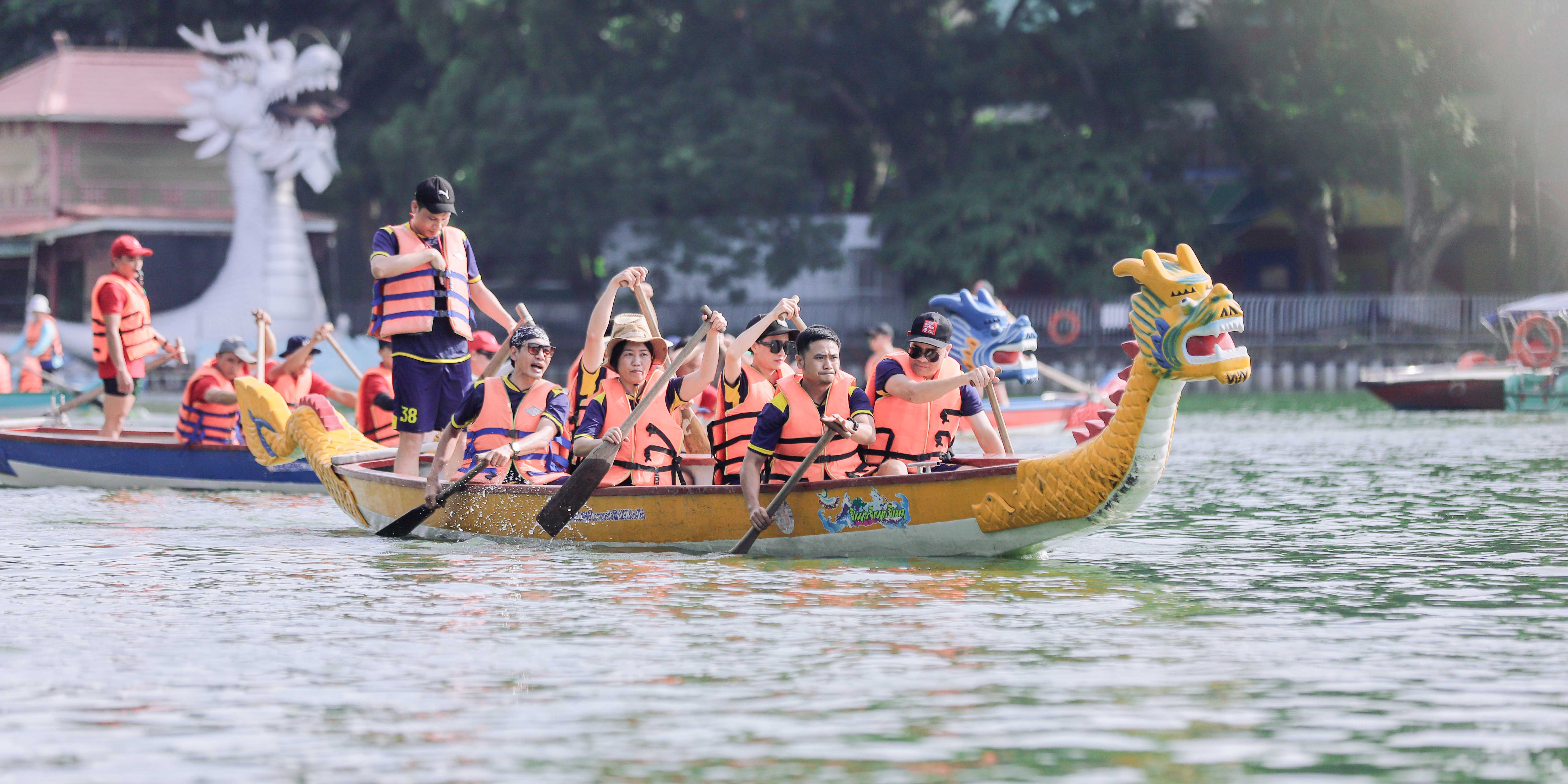 vlu-cong-doan-vien-van-lang-hao-hung-voi-hoi-thi-dua-thuyen-rong-dau-tien-f.jpg