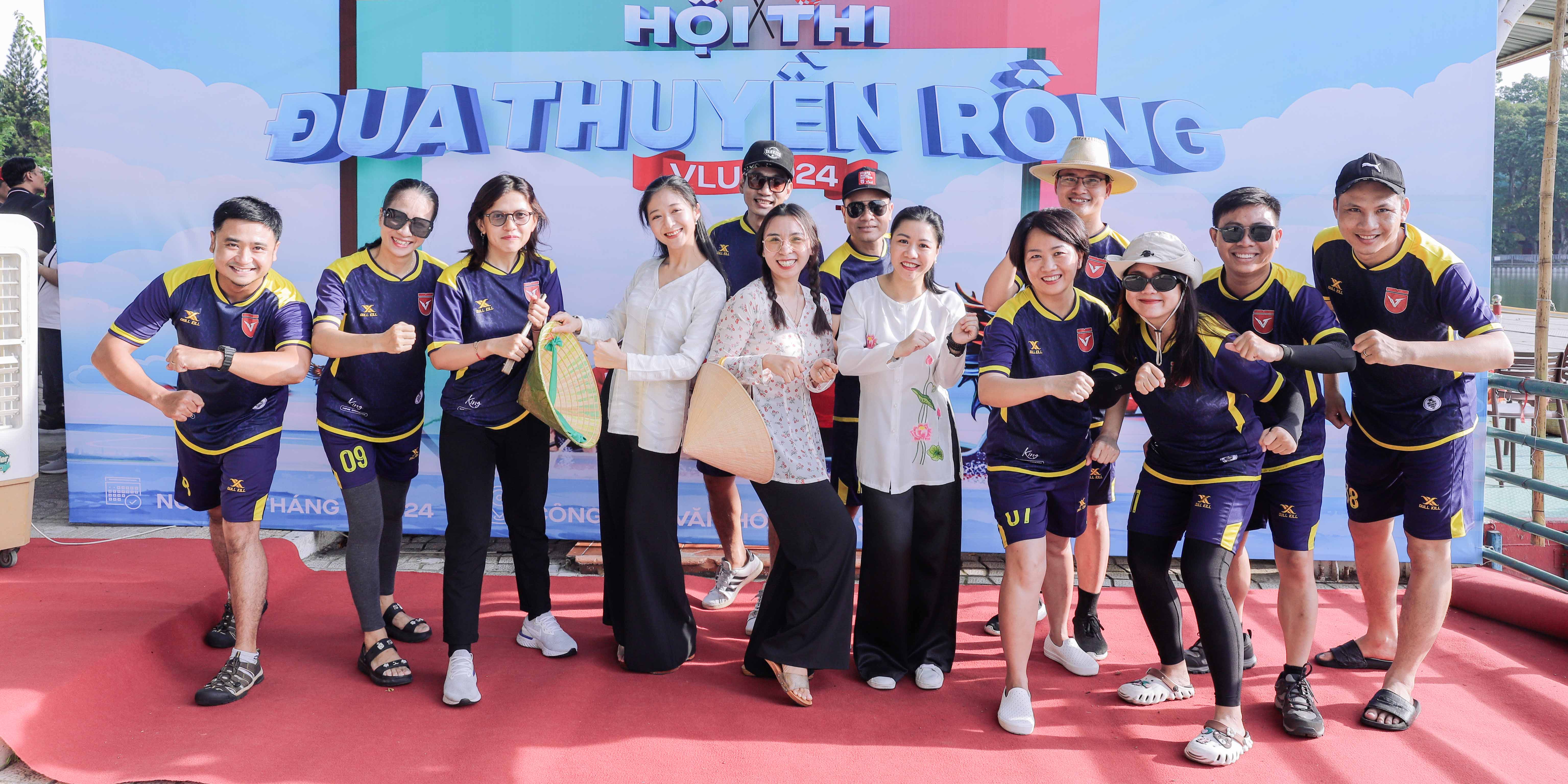 vlu-cong-doan-vien-van-lang-hao-hung-voi-hoi-thi-dua-thuyen-rong-dau-tien-x.jpg