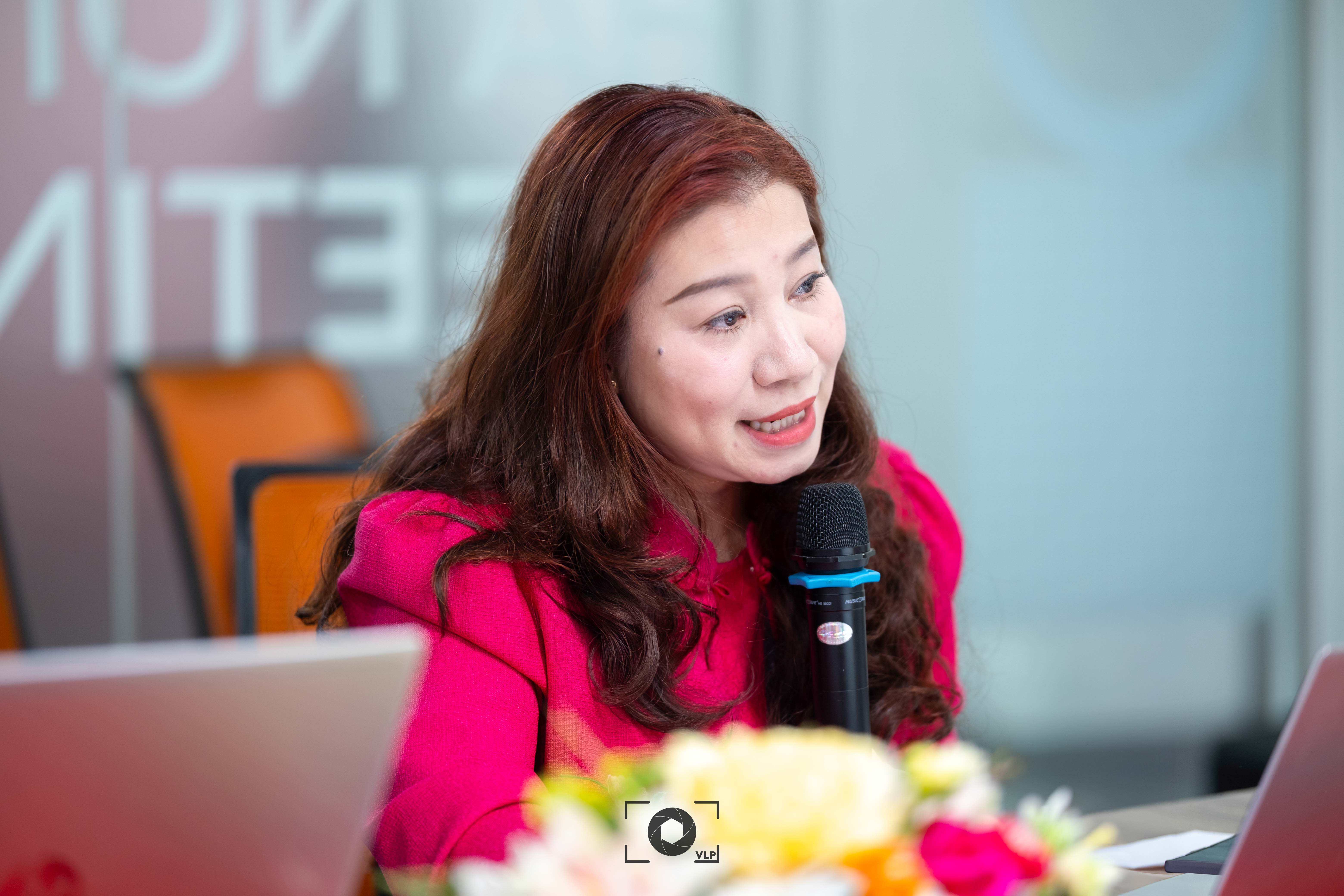 vlu-dau-an-khoa-luan-tot-nghiep-cua-sinh-vien-khoa-27-cac-nganh-khoa-du-lich-c.jpg