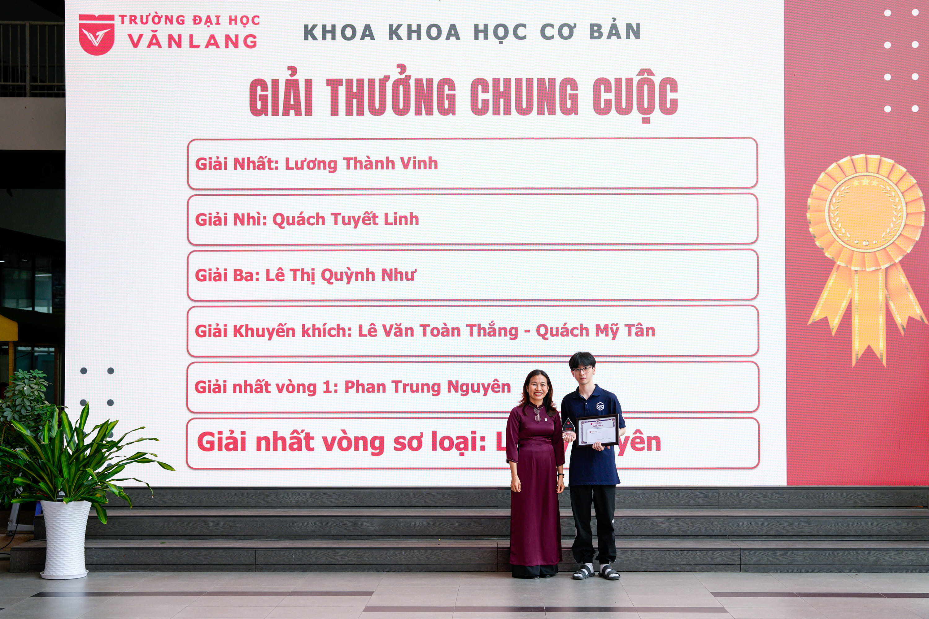 vlu-dau-truong-tri-thuc-bung-no-sinh-vien-van-lang-chinh-phuc-cuoc-thi-tim-hieu-cac-mon-khoa-hoc-dai-cuong-e.jpg