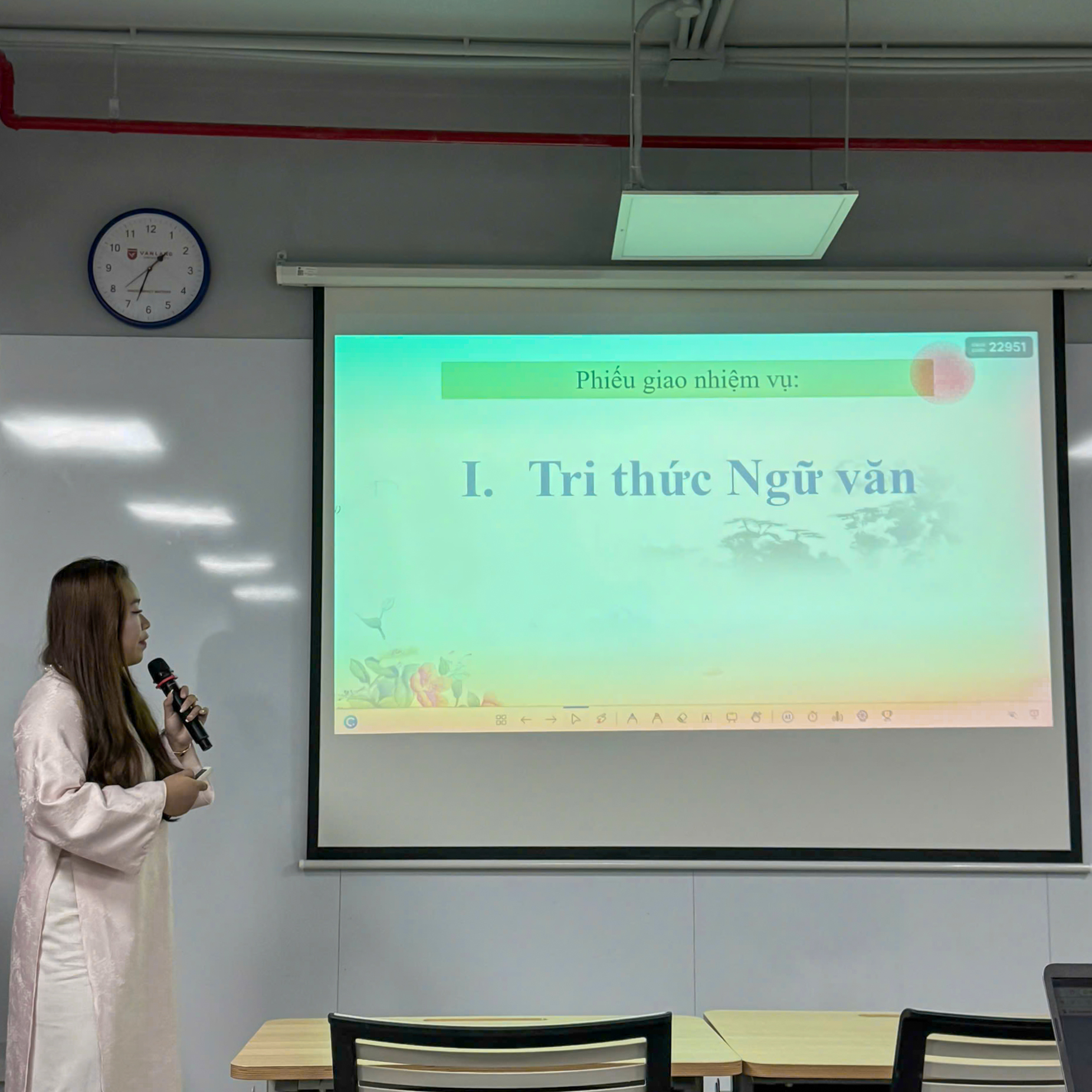 vlu-dinh-huong-giang-day-ngu-van-tai-vlu-nen-tang-hoc-thuat-vung-vang-cho-con-duong-nghe-nghiep-dai-han-d.jpg