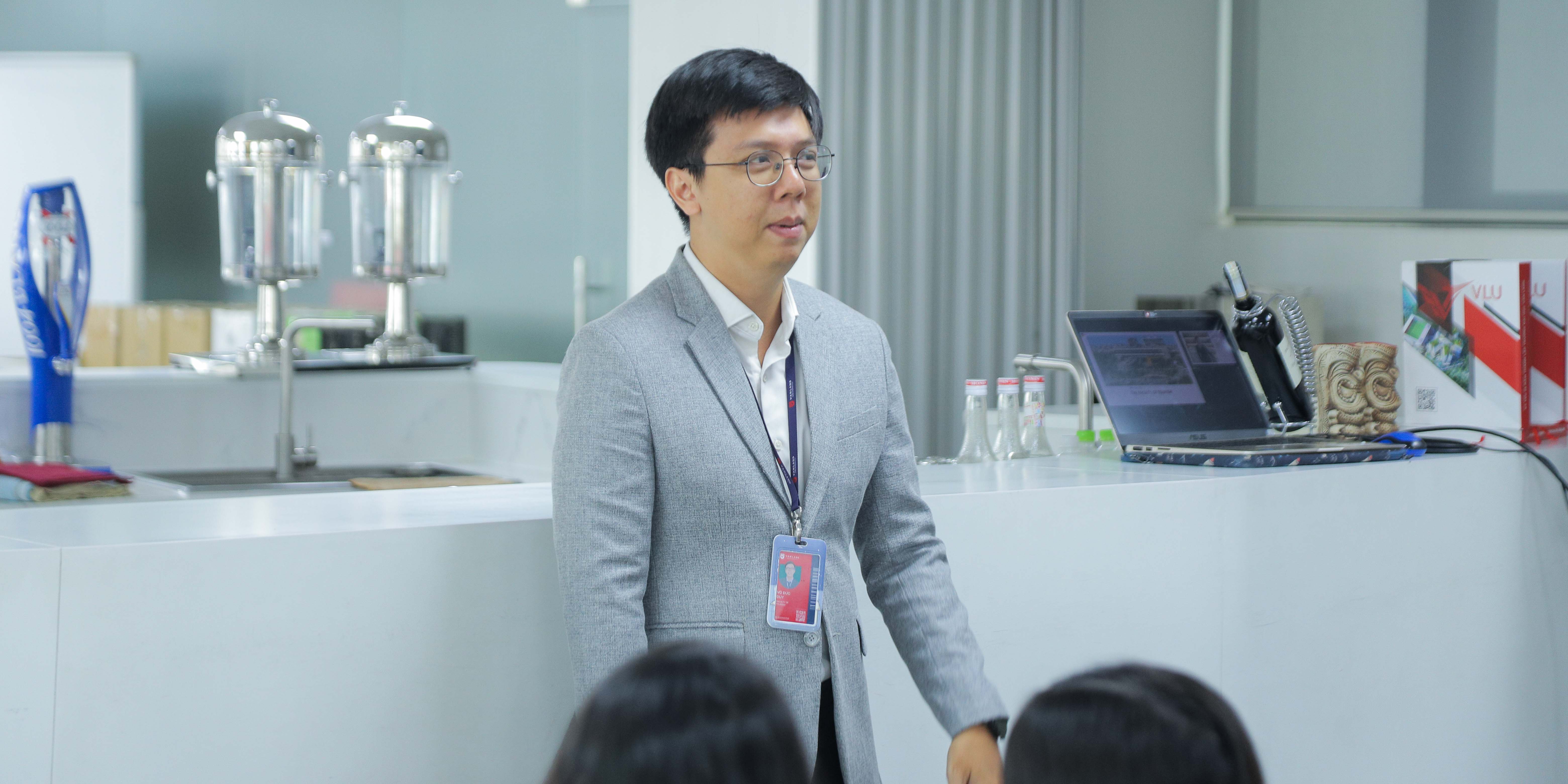 vlu-doan-sinh-vien-singapore-den-vlu-tham-quan-hoc-tap-h.jpg