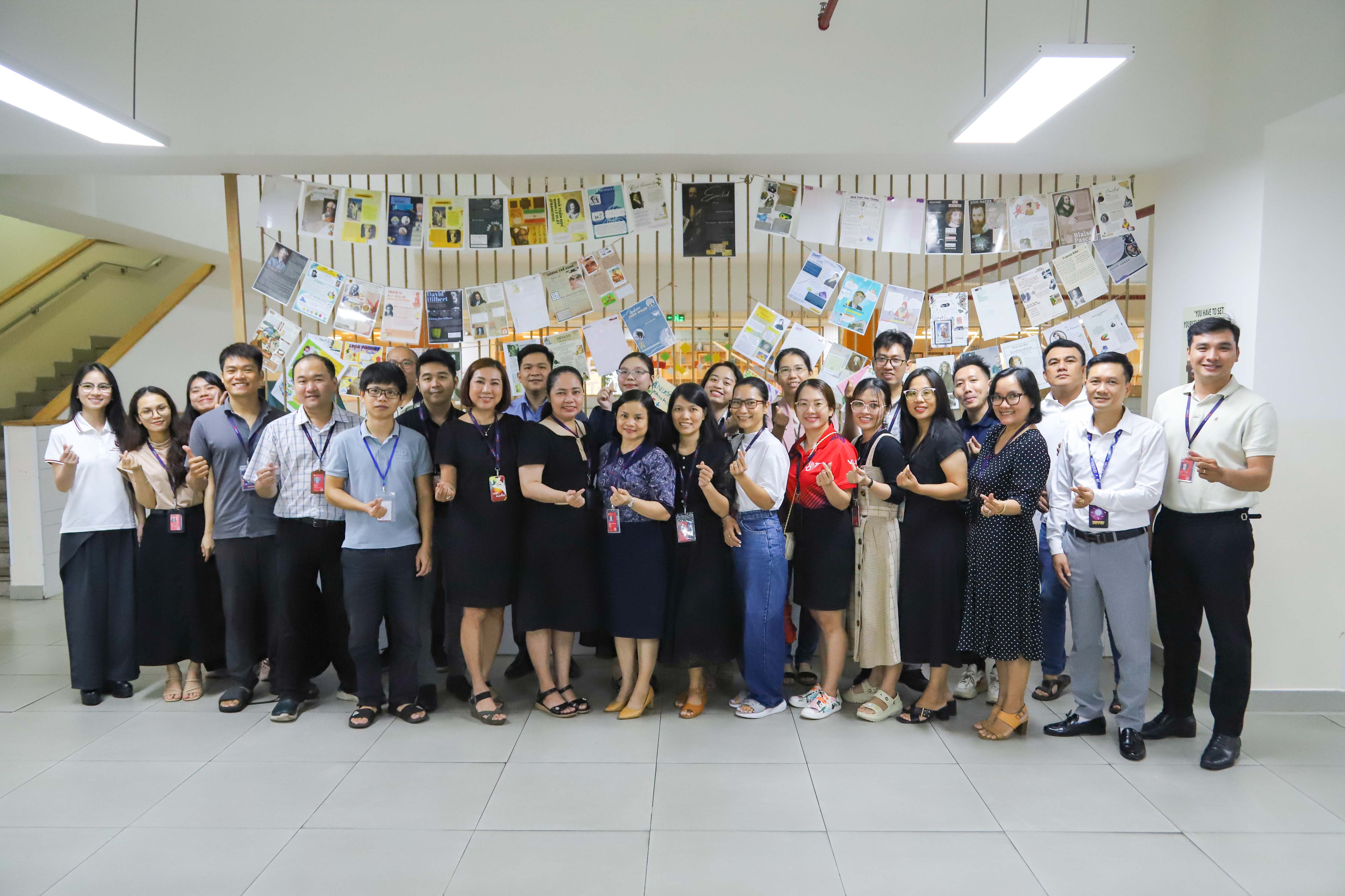 vlu-doi-ngu-giang-vien-va-truong-pho-bo-mon-van-lang-trang-bi-chung-chi-quoc-te-mce-d.jpg
