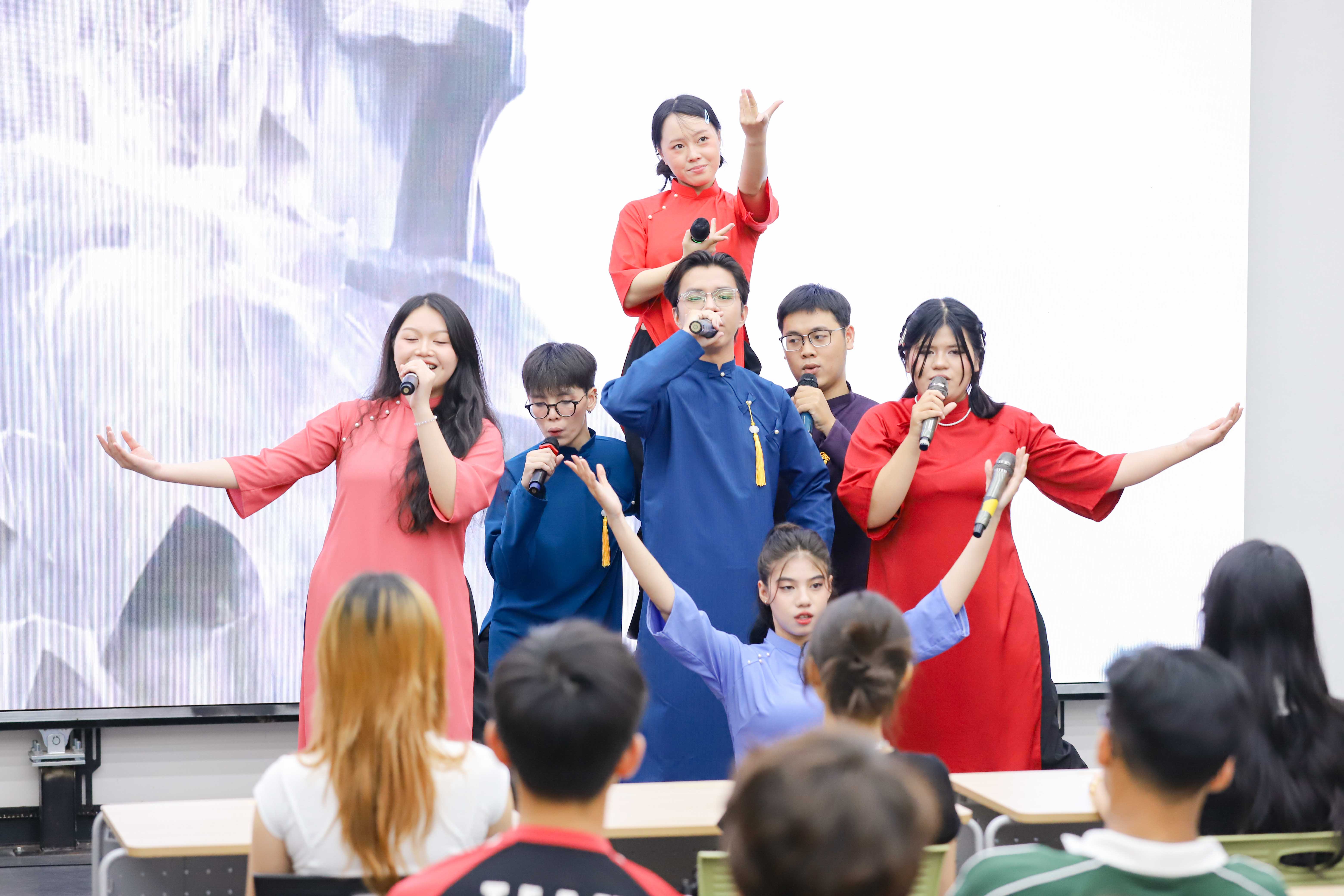vlu-don-tiep-doan-giang-vien,-sinh-vien-truong-temasek-polytechnic-singapore-c.jpg