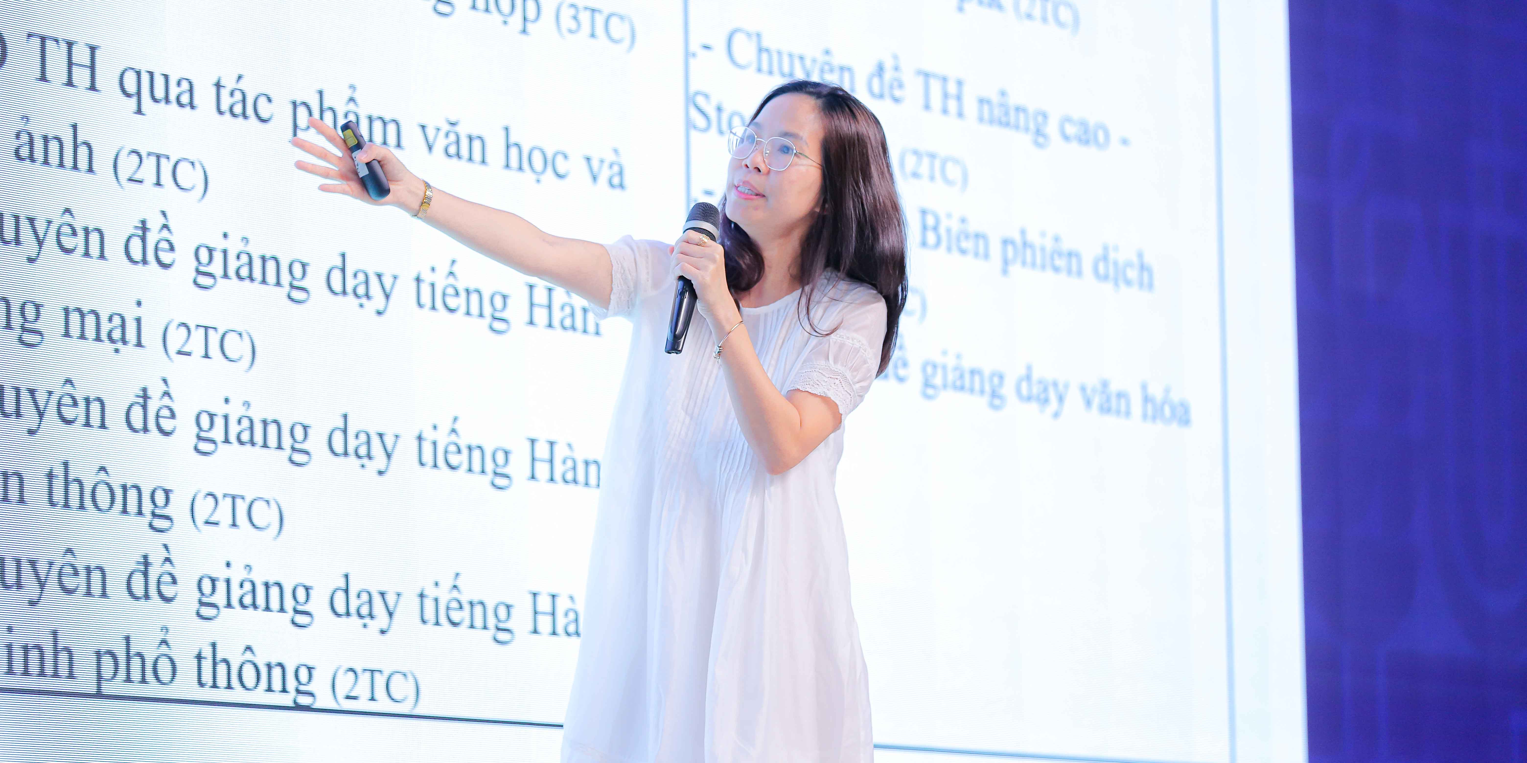 vlu-dream-chuong-trinh-chao-don-k30-khoa-ngon-ngu-va-van-hoa-han-quoc-b.jpg