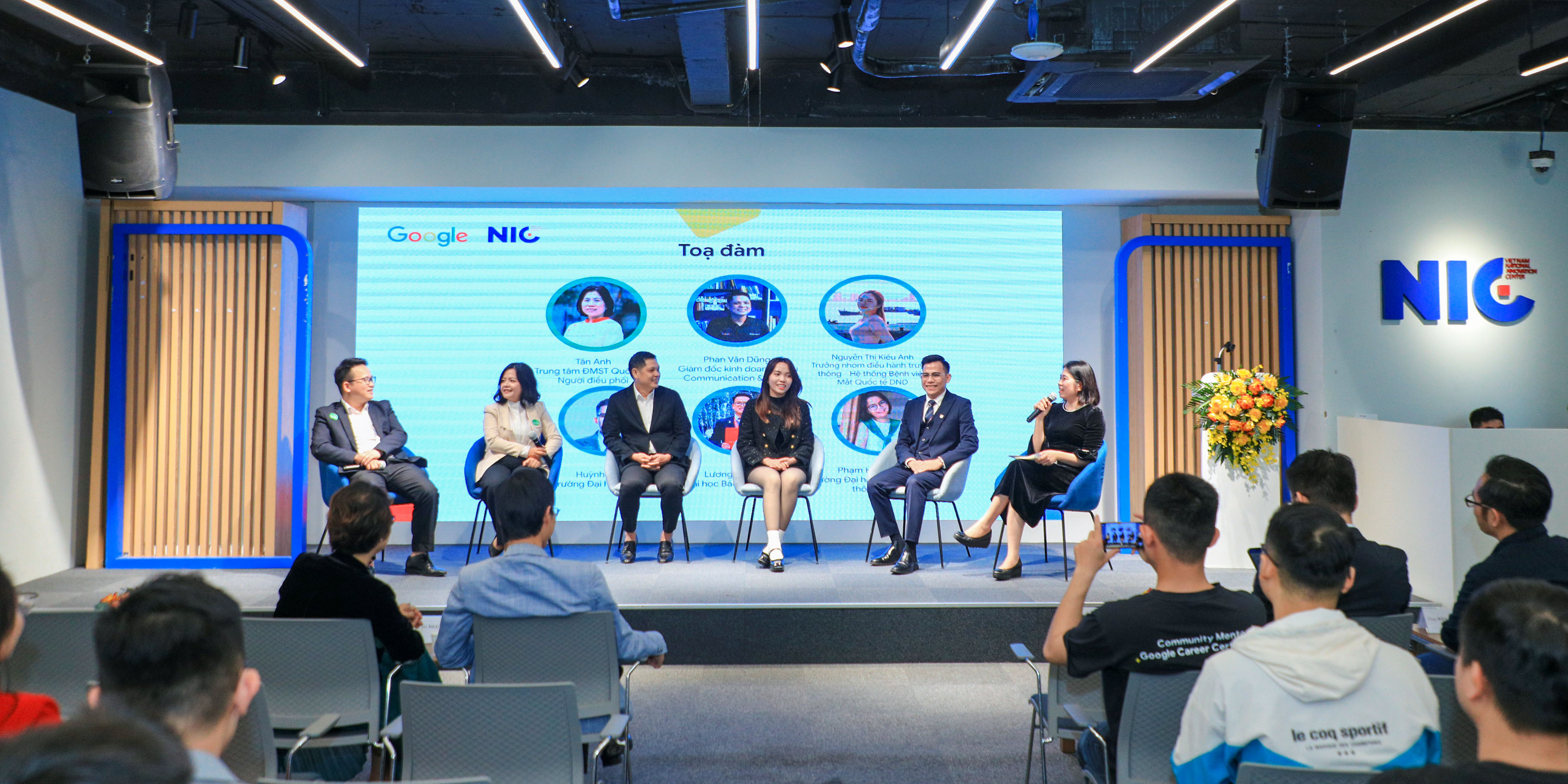 vlu-duoc-vinh-danh-trong-top-10-dai-hoc-xuat-sac-nhat-cua-chuong-trinh-phat-trien-nhan-tai-so-2024-c.jpg