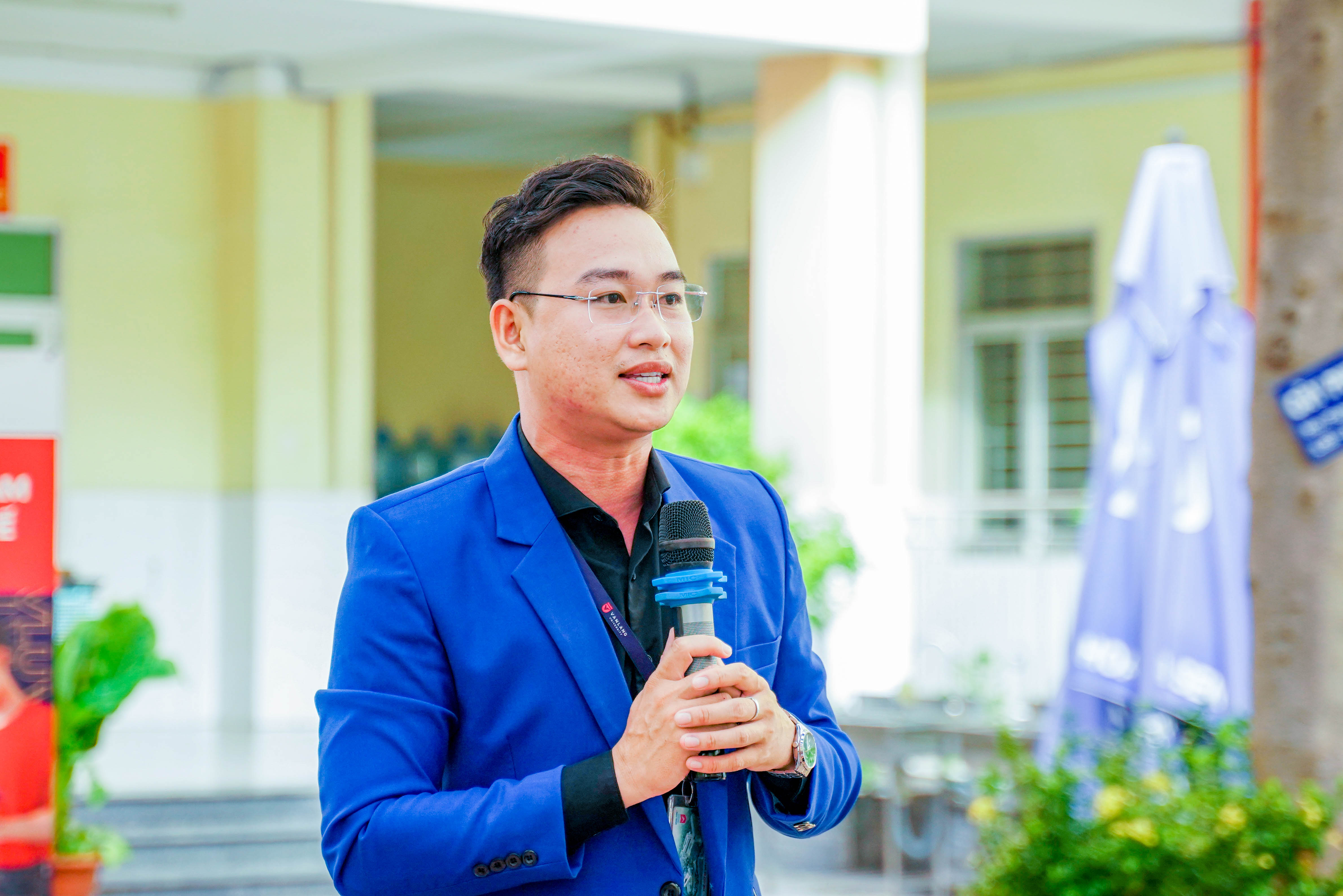vlu-duong-den-uniland-vlu-dinh-huong-nghe-nghiep-cho-hoc-sinh-thpt-le-trong-tan-trong-thoi-dai-vuca-a.jpg