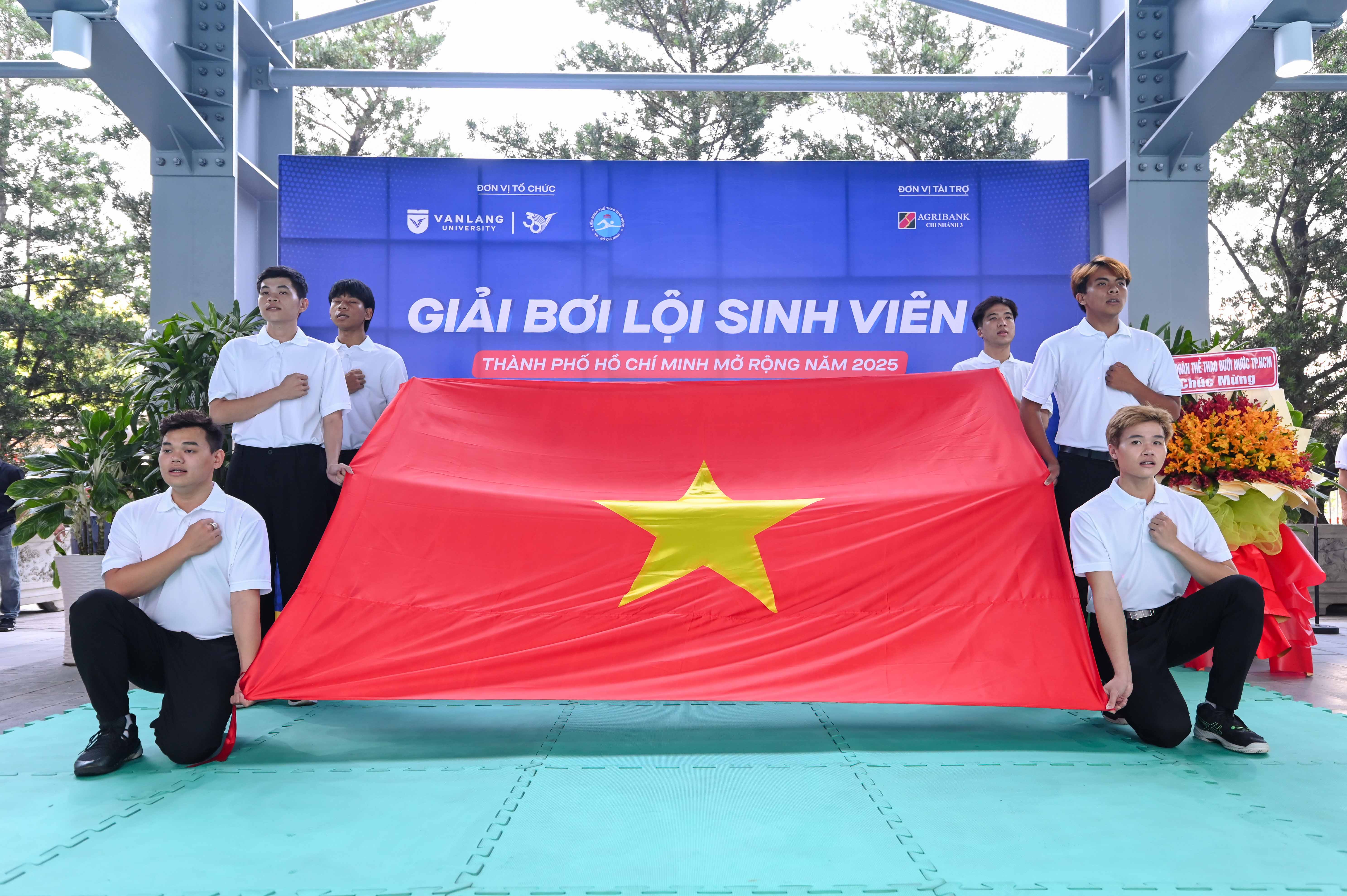 vlu-duong-dua-xanh-ruc-lua-giai-boi-loi-sinh-vien-tp-hcm-mo-rong-2025-khoi-tranh-soi-dong-a.jpg