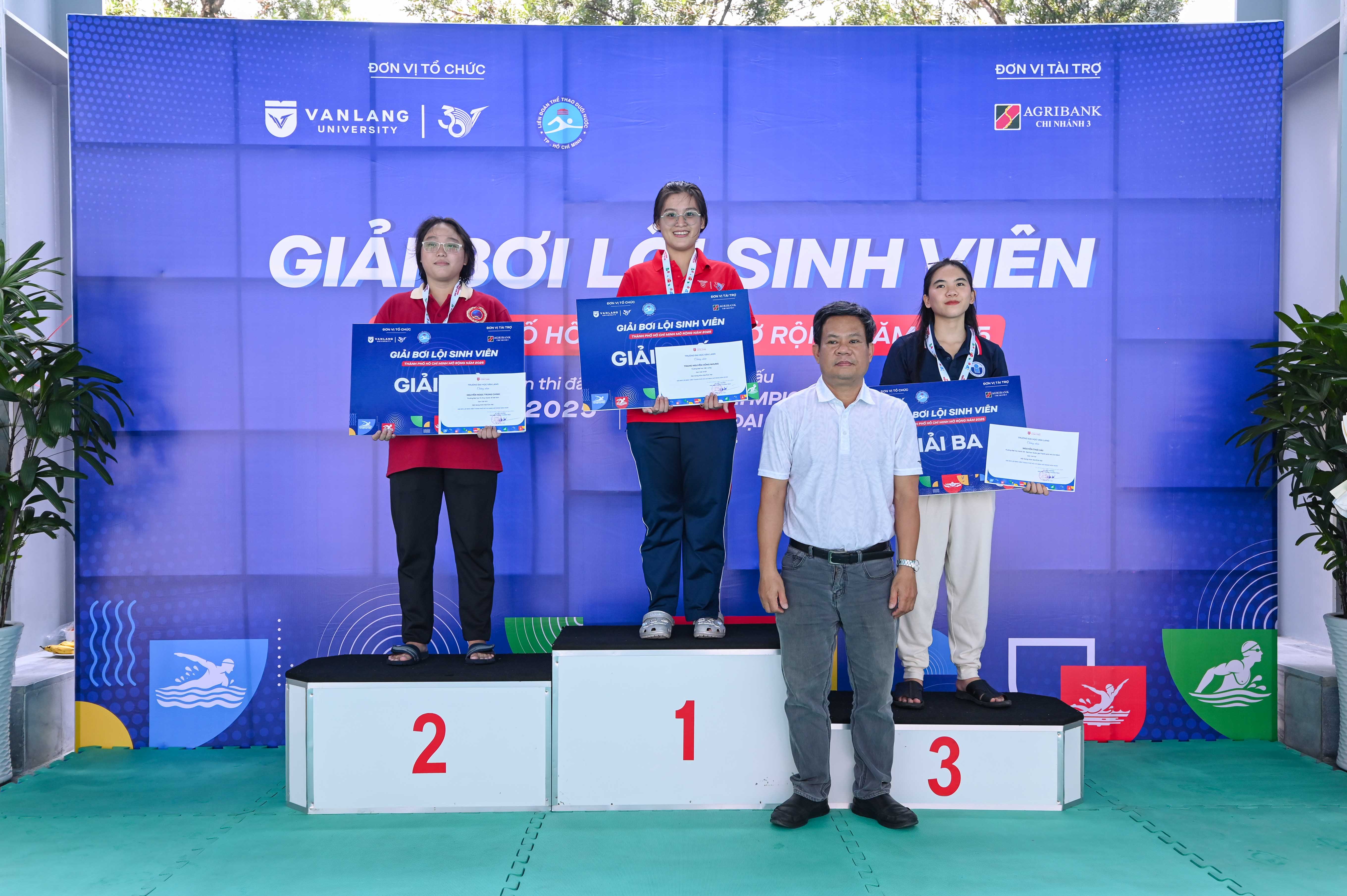 vlu-duong-dua-xanh-ruc-lua-giai-boi-loi-sinh-vien-tp-hcm-mo-rong-2025-khoi-tranh-soi-dong-h.jpg