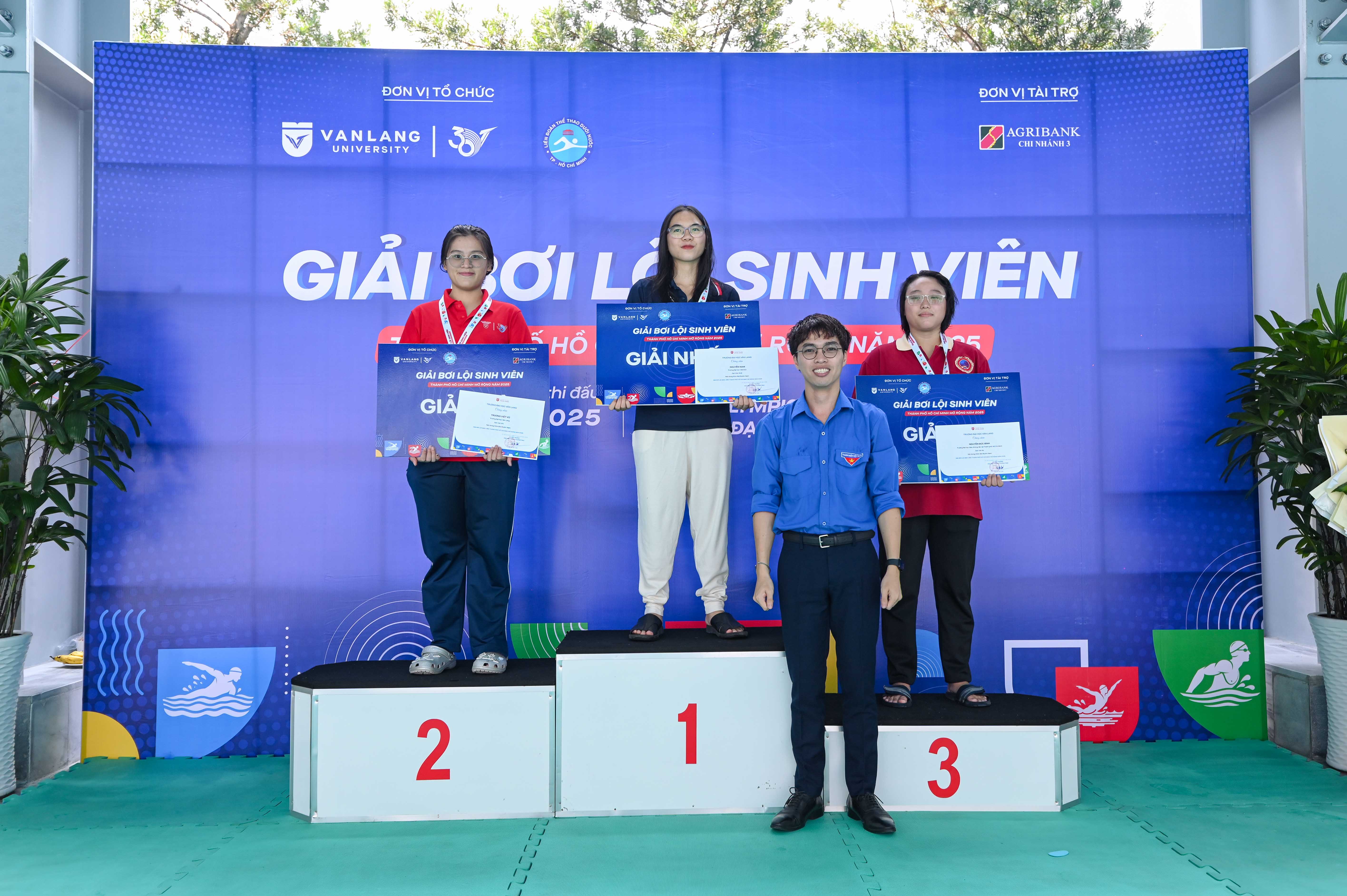 vlu-duong-dua-xanh-ruc-lua-giai-boi-loi-sinh-vien-tp-hcm-mo-rong-2025-khoi-tranh-soi-dong-j.jpg
