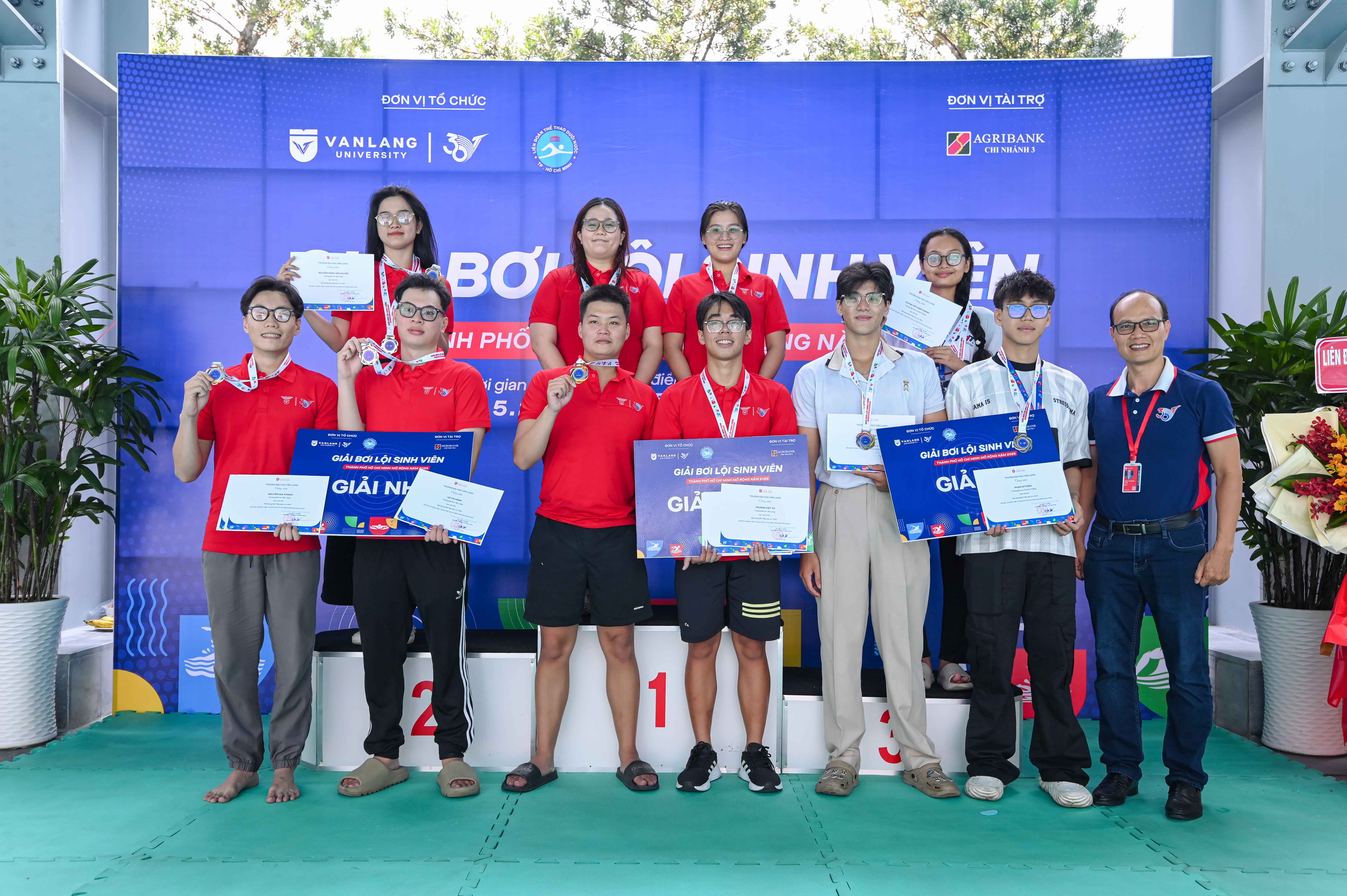 vlu-duong-dua-xanh-ruc-lua-giai-boi-loi-sinh-vien-tp-hcm-mo-rong-2025-khoi-tranh-soi-dong-m.jpg