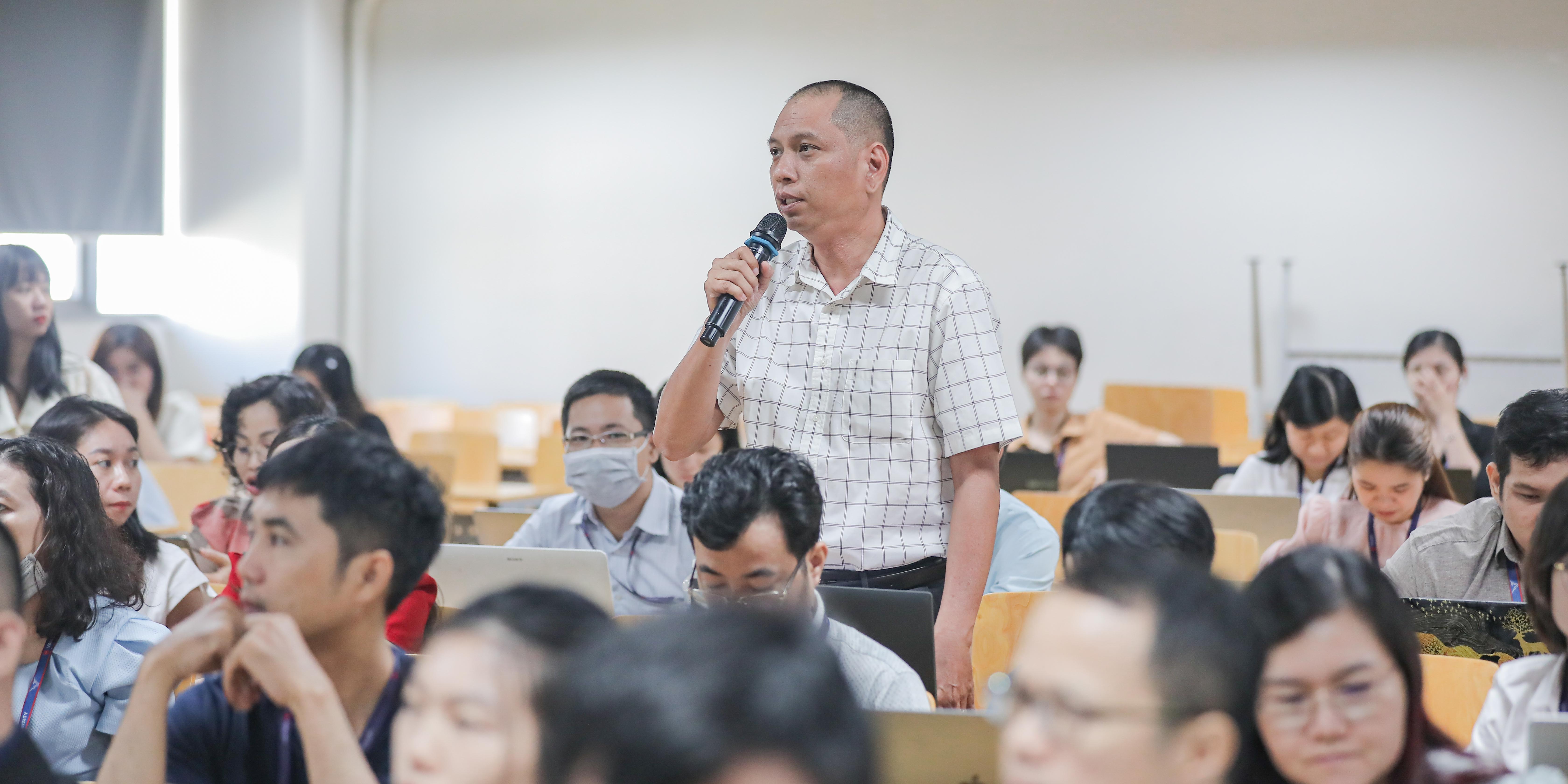 vlu-giang-vien-tap-huan-thu-tuc-dang-ky-va-tra-cuu-kieu-dang-cong-nghiep-c.jpg