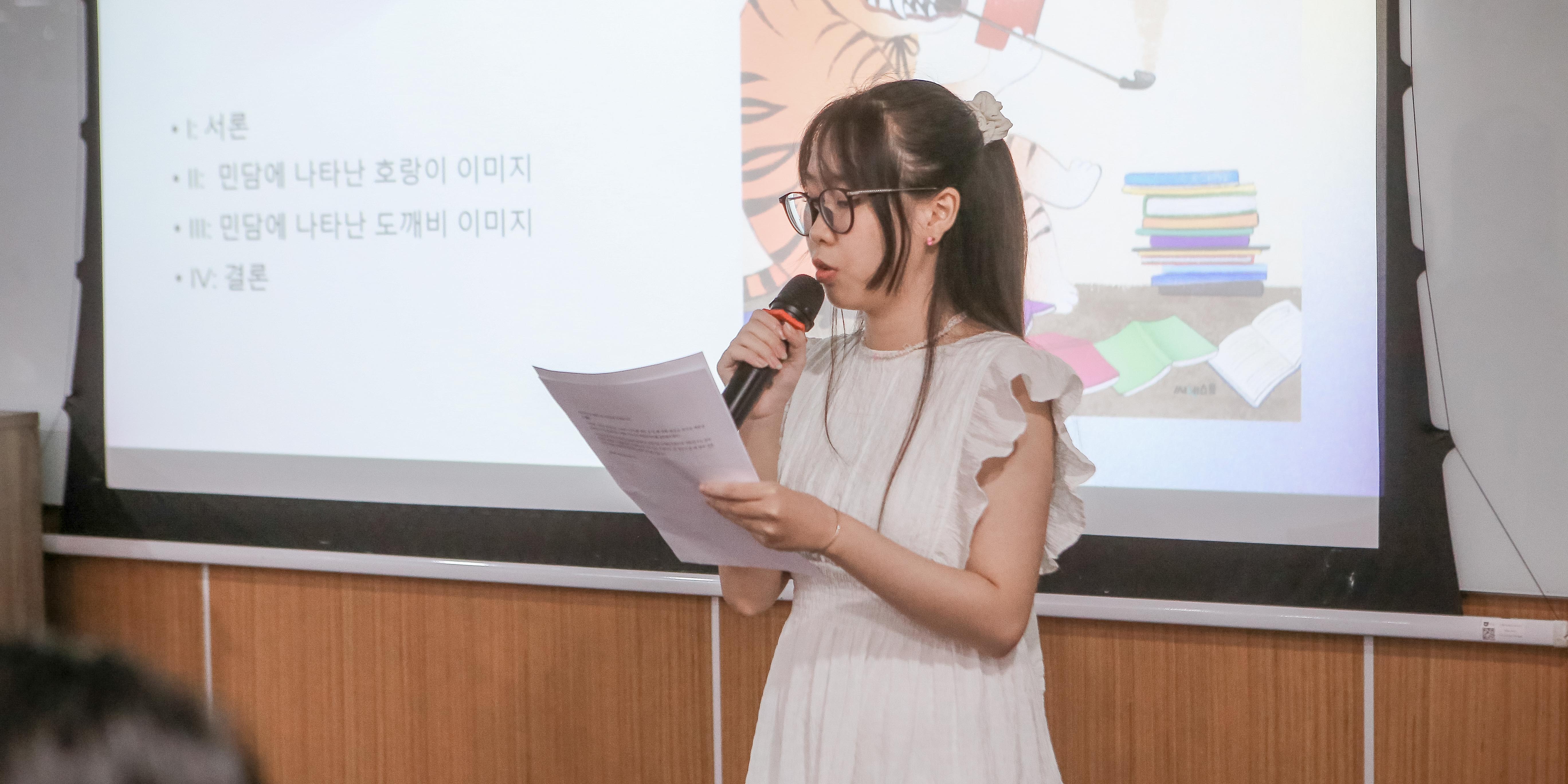 vlu-giao-luu-nghien-cuu-van-hoc-han-quoc-voi-dai-hoc-quoc-gia-kangwon-c.jpg